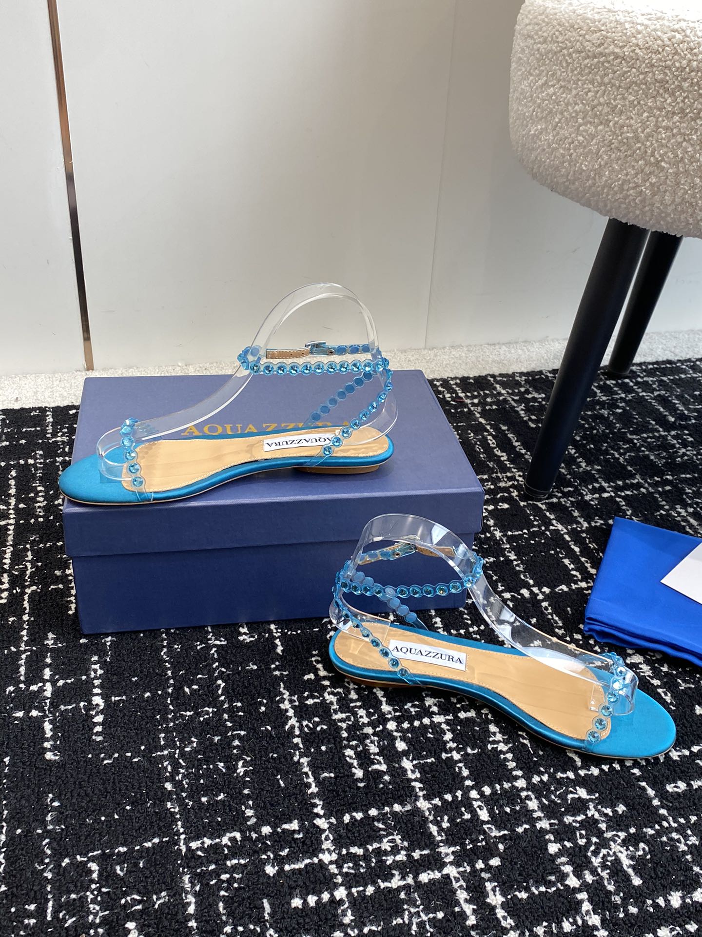 Aquazzura24ss惊艳火爆款菠萝王室贵族的钟爱雍容华贵气质高雅到手如图柜级品质进口真丝璀璨别致水