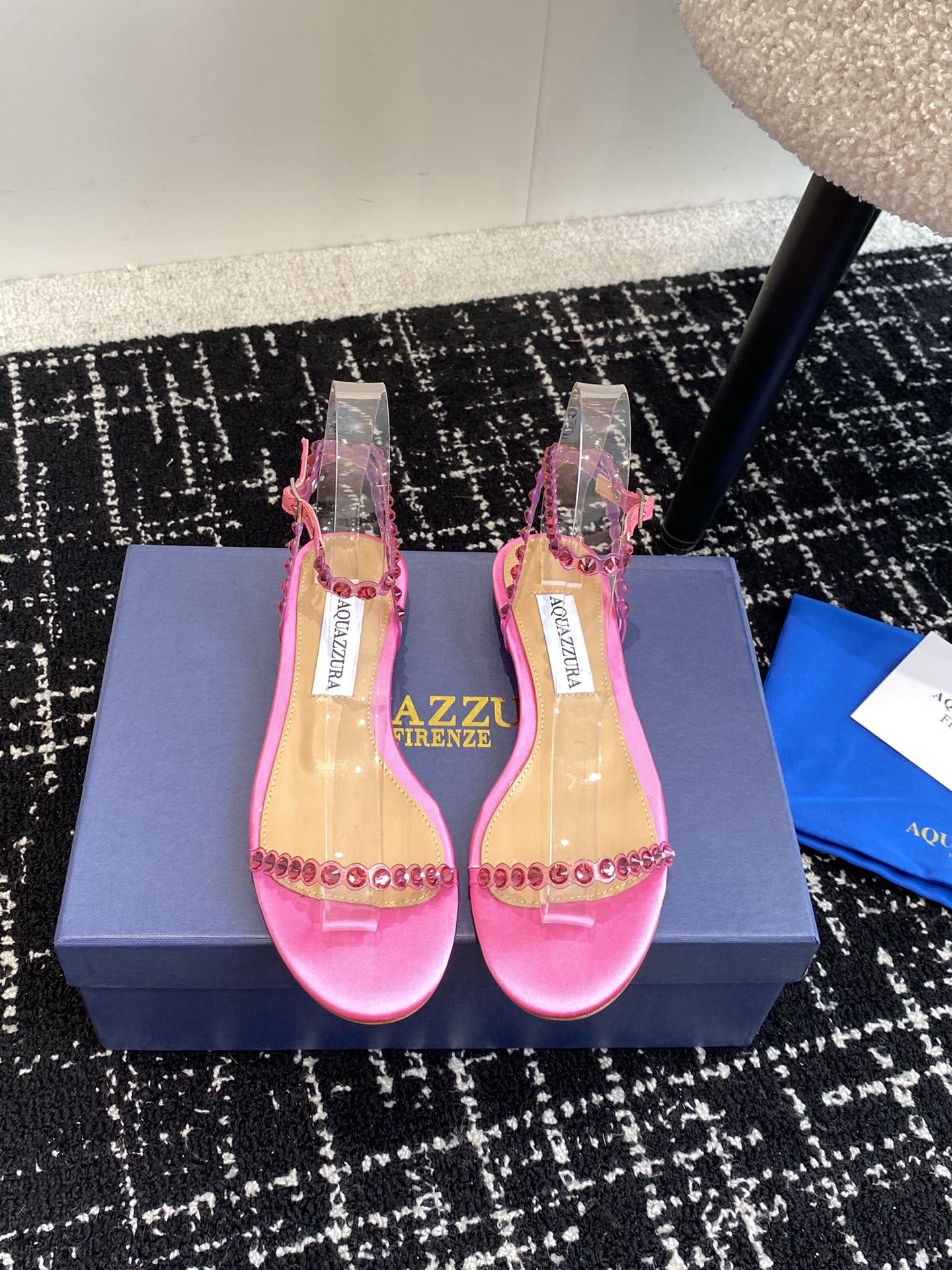 Aquazzura24ss惊艳火爆款菠萝王室贵族的钟爱雍容华贵气质高雅到手如图柜级品质进口真丝璀璨别致水