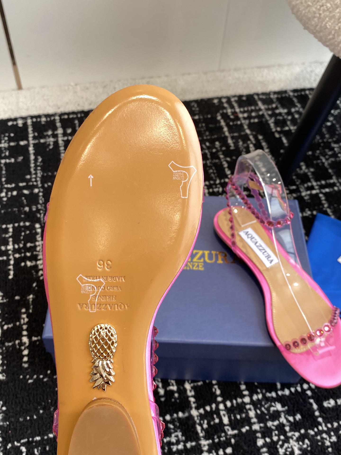 Aquazzura24ss惊艳火爆款菠萝王室贵族的钟爱雍容华贵气质高雅到手如图柜级品质进口真丝璀璨别致水