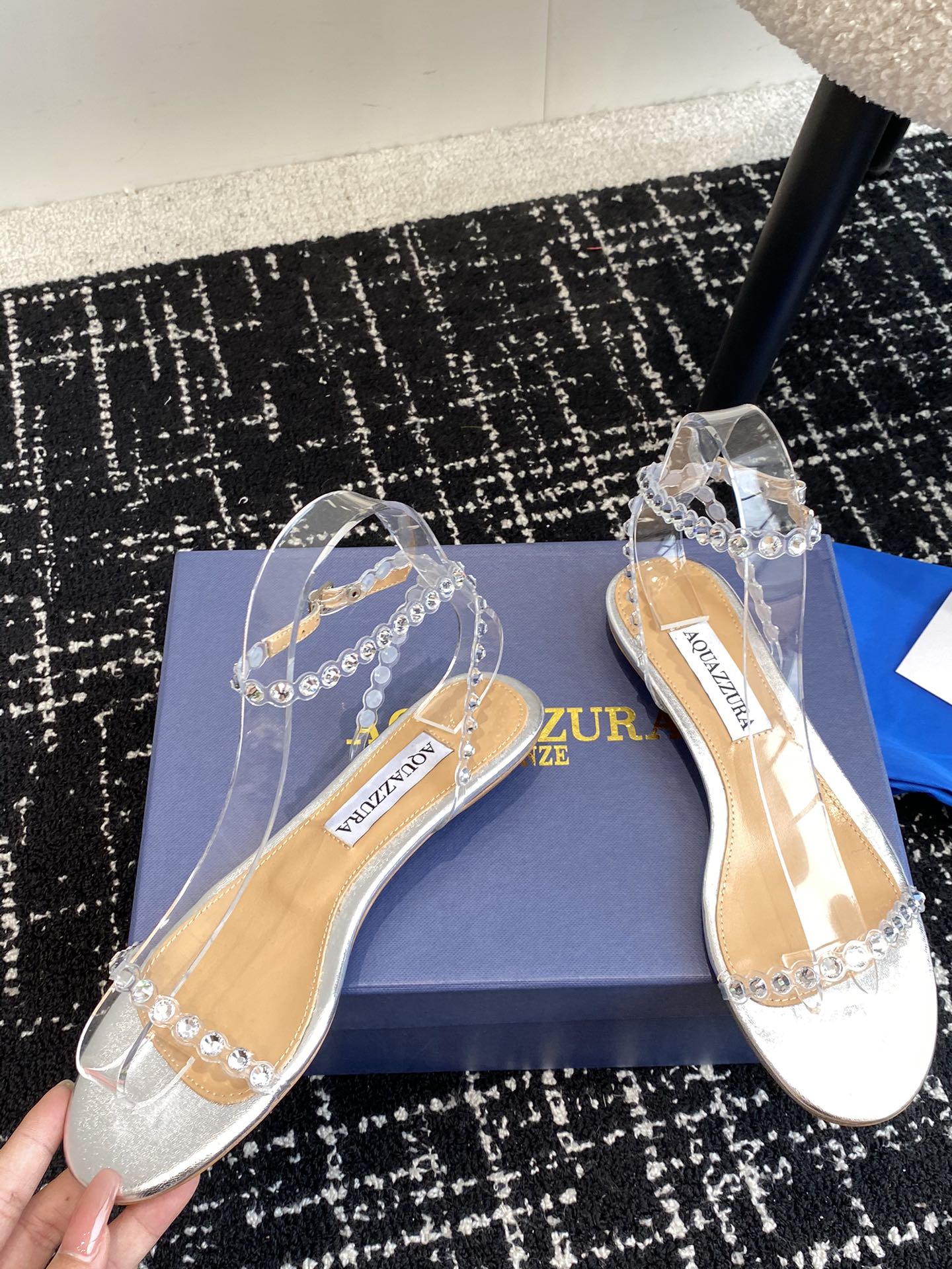 Aquazzura24ss惊艳火爆款菠萝王室贵族的钟爱雍容华贵气质高雅到手如图柜级品质进口真丝璀璨别致水