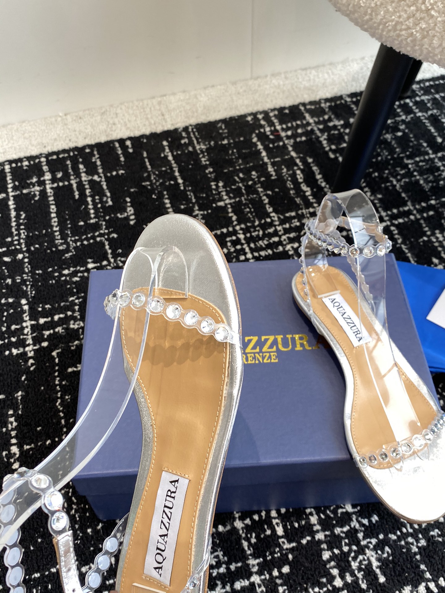 Aquazzura24ss惊艳火爆款菠萝王室贵族的钟爱雍容华贵气质高雅到手如图柜级品质进口真丝璀璨别致水