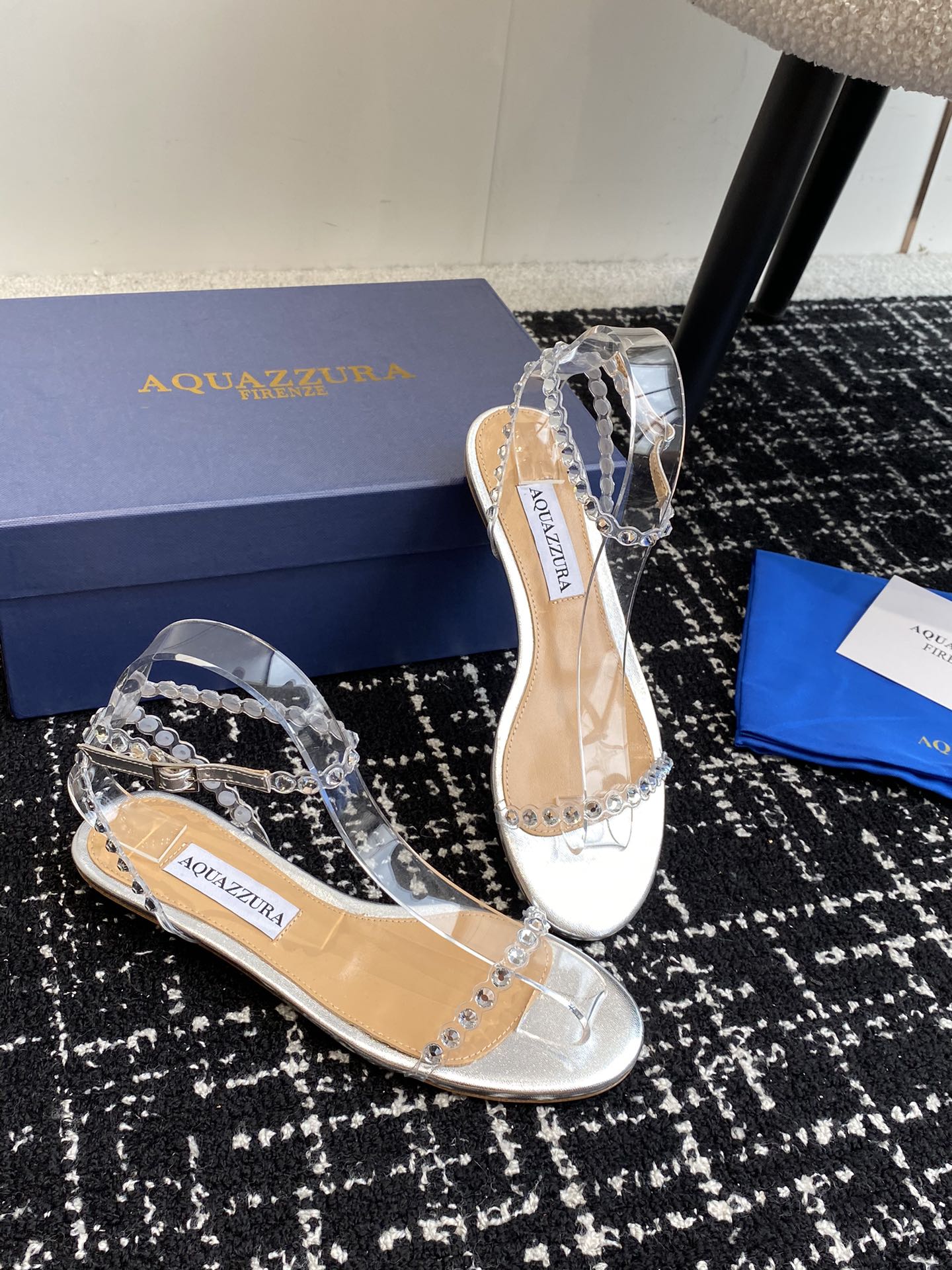 Aquazzura24ss惊艳火爆款菠萝王室贵族的钟爱雍容华贵气质高雅到手如图柜级品质进口真丝璀璨别致水