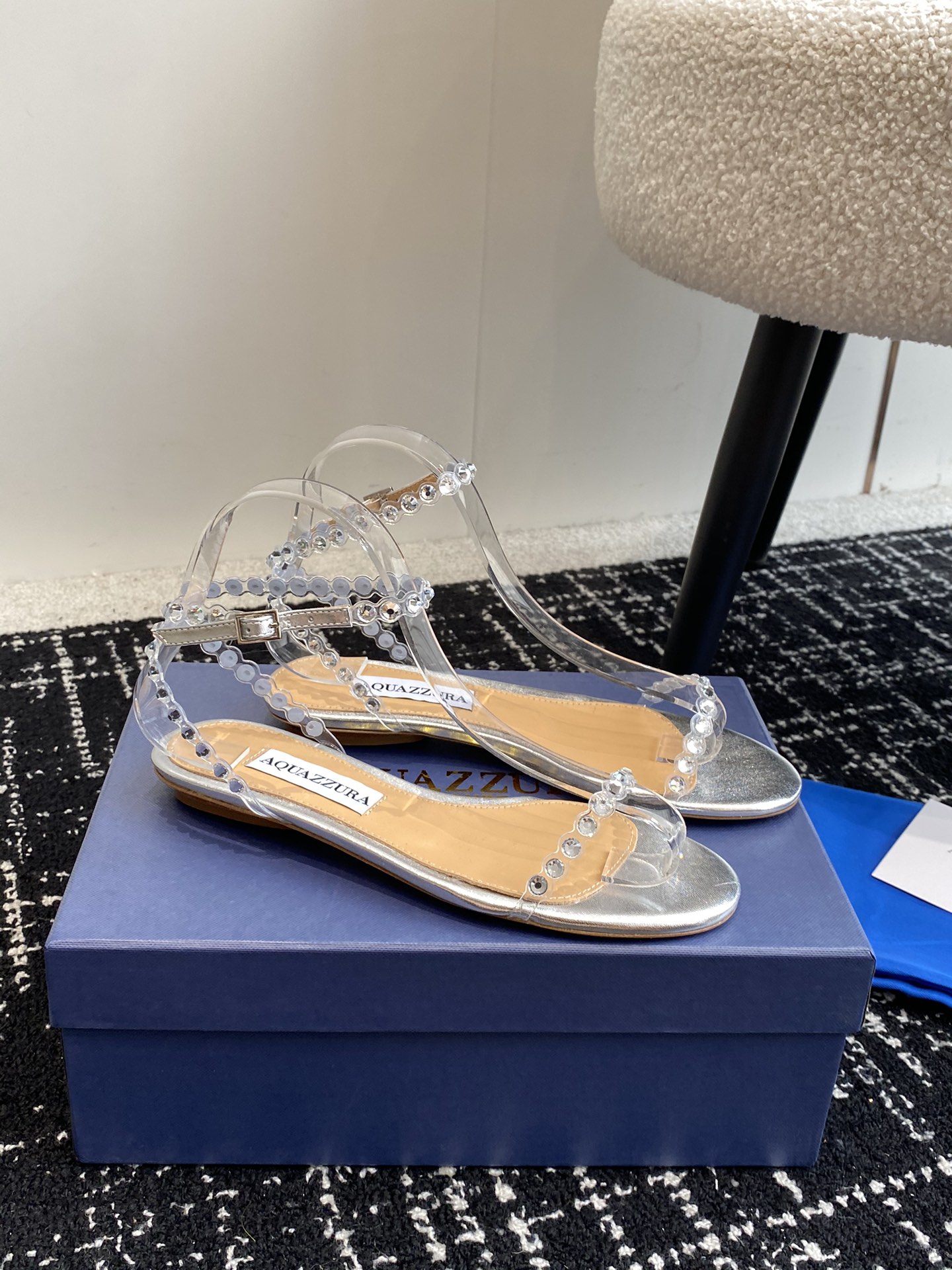 Aquazzura24ss惊艳火爆款菠萝王室贵族的钟爱雍容华贵气质高雅到手如图柜级品质进口真丝璀璨别致水