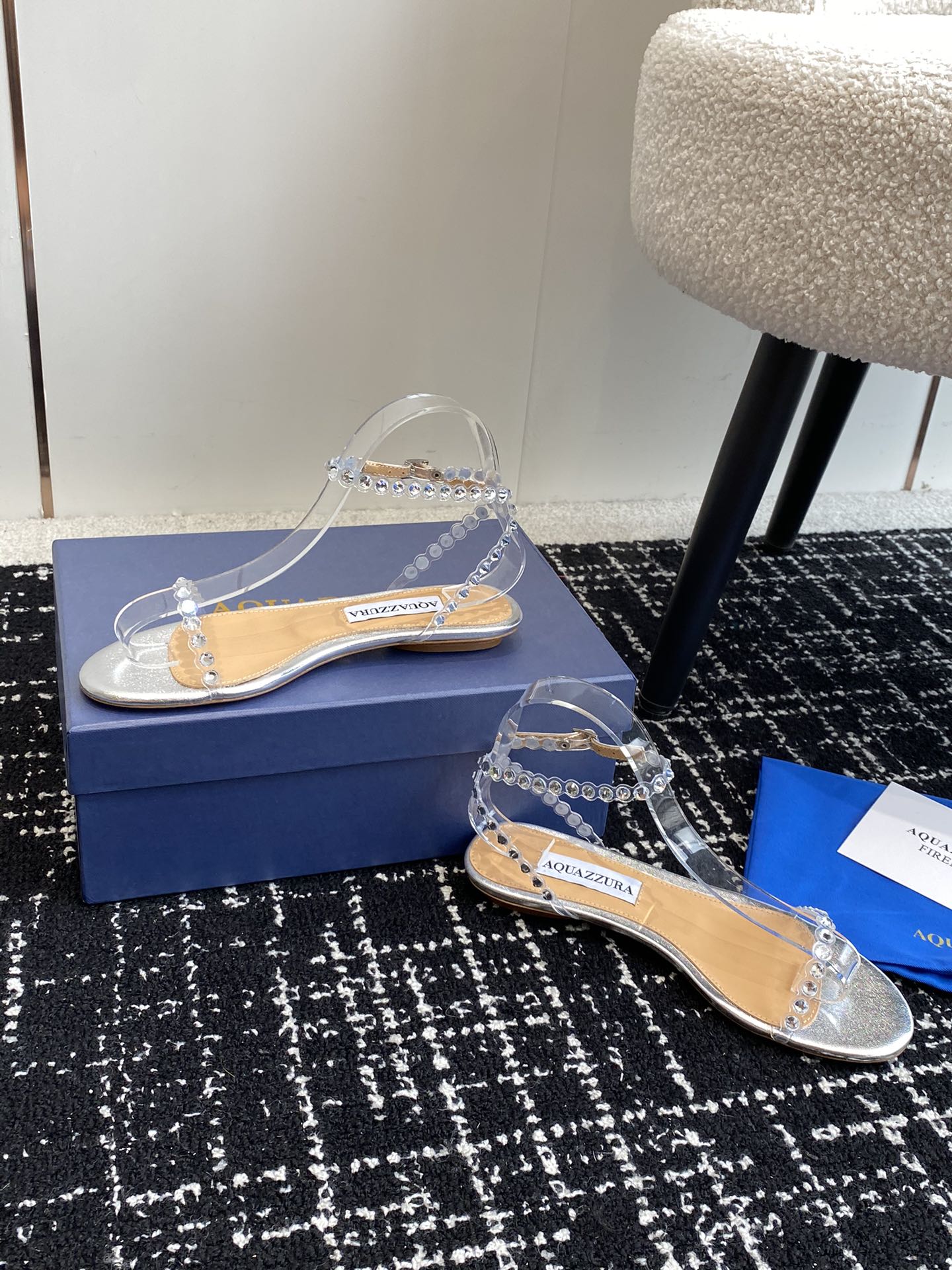 Aquazzura24ss惊艳火爆款菠萝王室贵族的钟爱雍容华贵气质高雅到手如图柜级品质进口真丝璀璨别致水