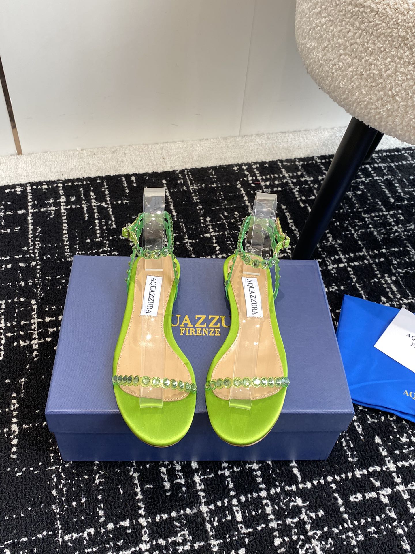 Aquazzura24ss惊艳火爆款菠萝王室贵族的钟爱雍容华贵气质高雅到手如图柜级品质进口真丝璀璨别致水