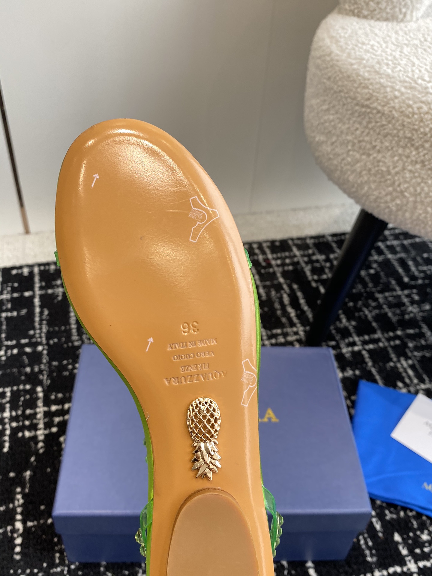 Aquazzura24ss惊艳火爆款菠萝王室贵族的钟爱雍容华贵气质高雅到手如图柜级品质进口真丝璀璨别致水