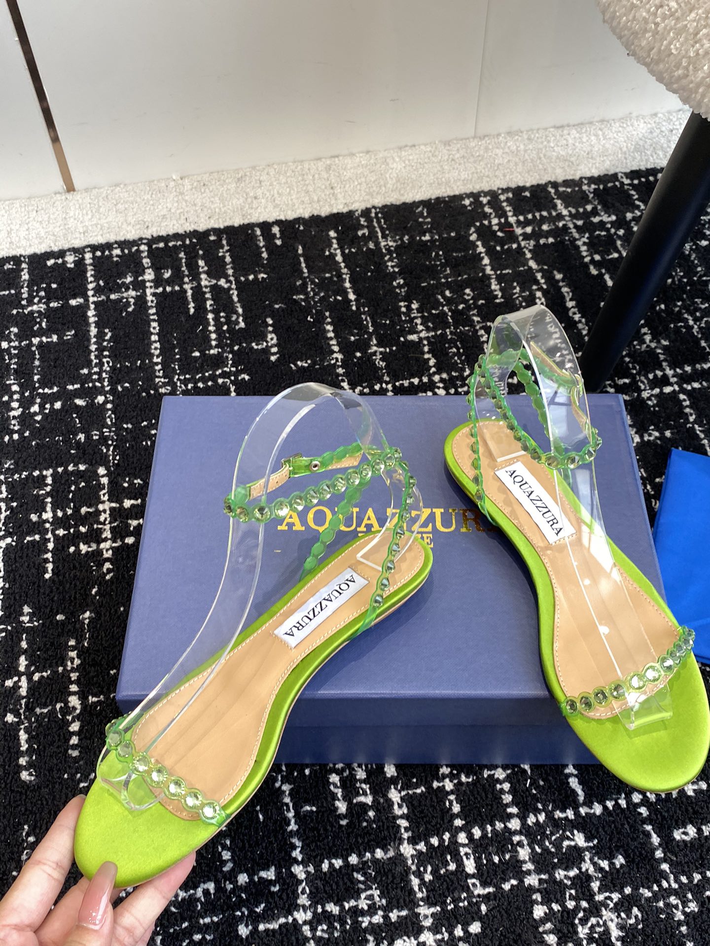 Aquazzura24ss惊艳火爆款菠萝王室贵族的钟爱雍容华贵气质高雅到手如图柜级品质进口真丝璀璨别致水