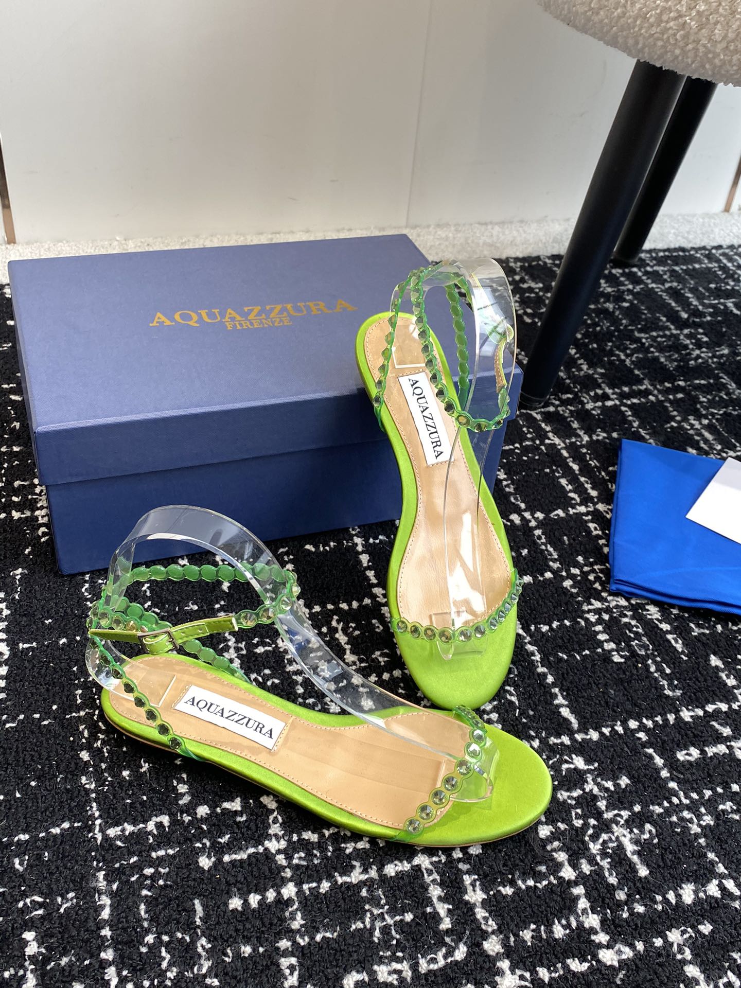 Aquazzura24ss惊艳火爆款菠萝王室贵族的钟爱雍容华贵气质高雅到手如图柜级品质进口真丝璀璨别致水