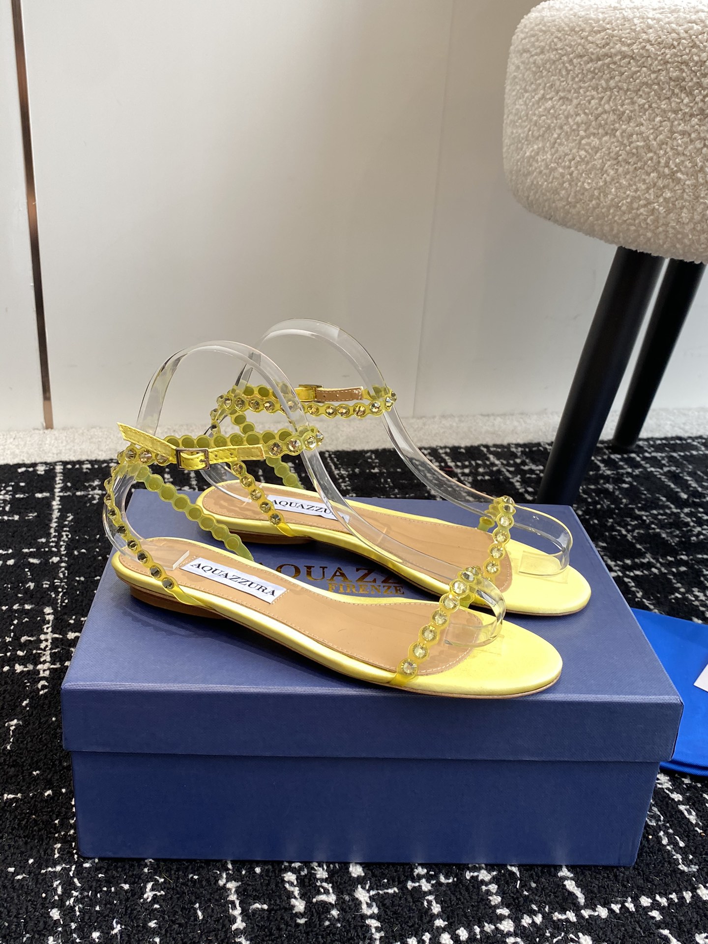 Aquazzura24ss惊艳火爆款菠萝王室贵族的钟爱雍容华贵气质高雅到手如图柜级品质进口真丝璀璨别致水