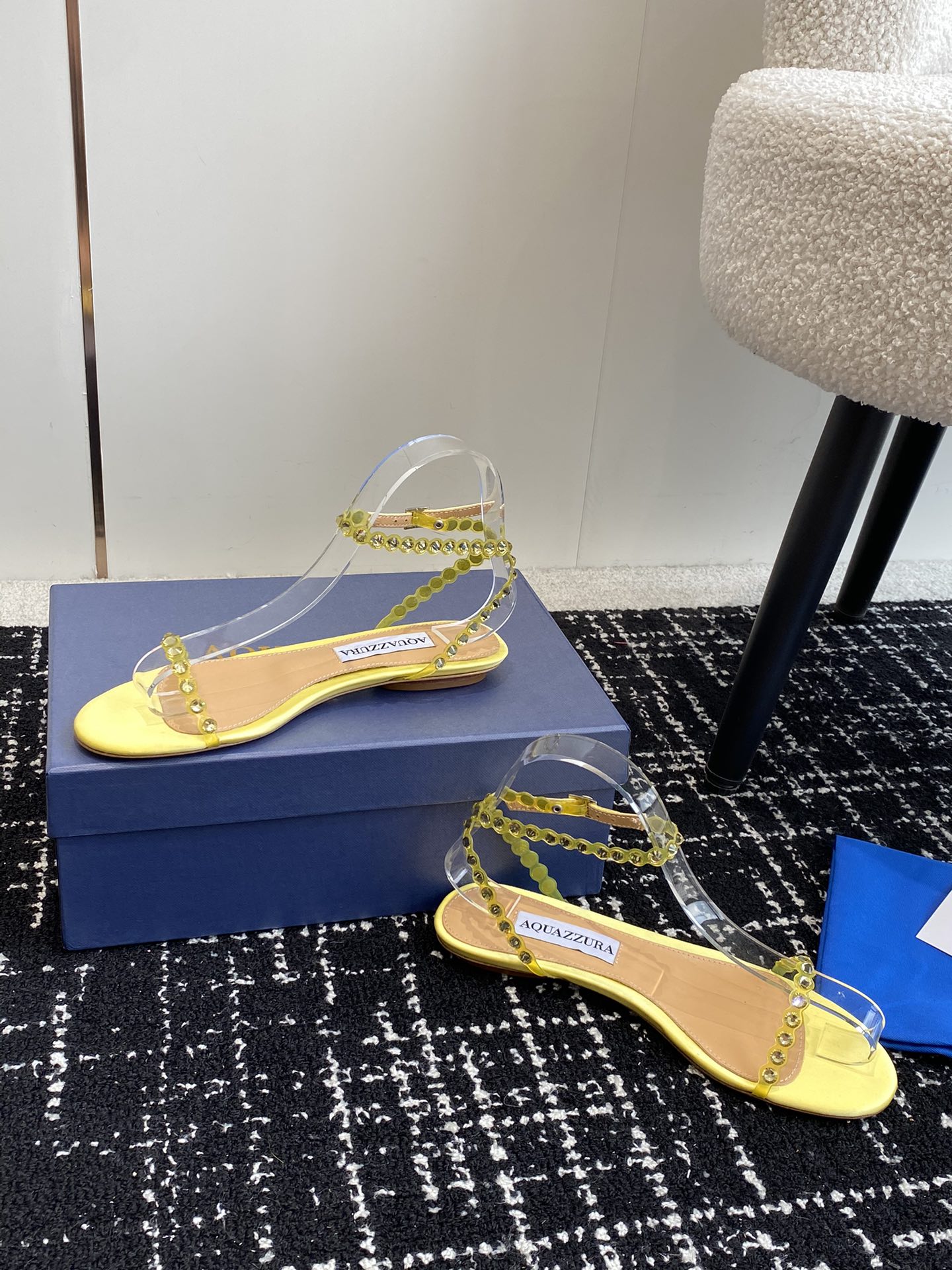 Aquazzura24ss惊艳火爆款菠萝王室贵族的钟爱雍容华贵气质高雅到手如图柜级品质进口真丝璀璨别致水