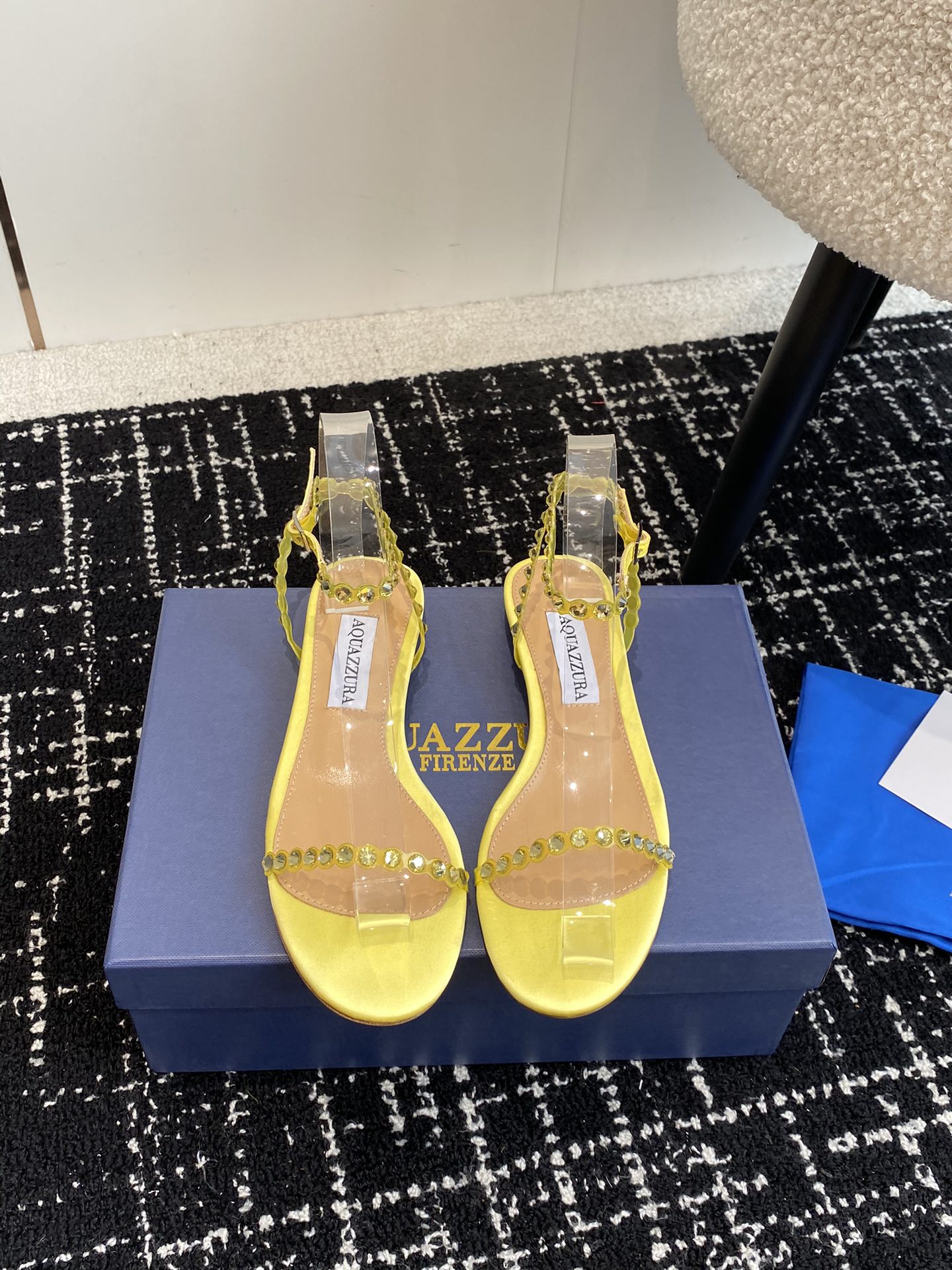 Aquazzura24ss惊艳火爆款菠萝王室贵族的钟爱雍容华贵气质高雅到手如图柜级品质进口真丝璀璨别致水