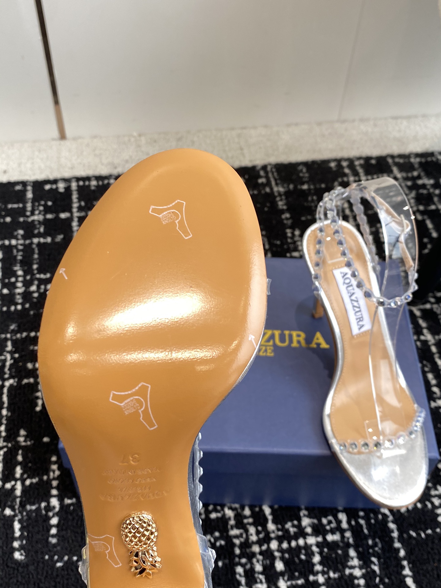 Aquazzura24ss惊艳火爆款菠萝王室贵族的钟爱雍容华贵气质高雅到手如图柜级品质进口真丝璀璨别致水