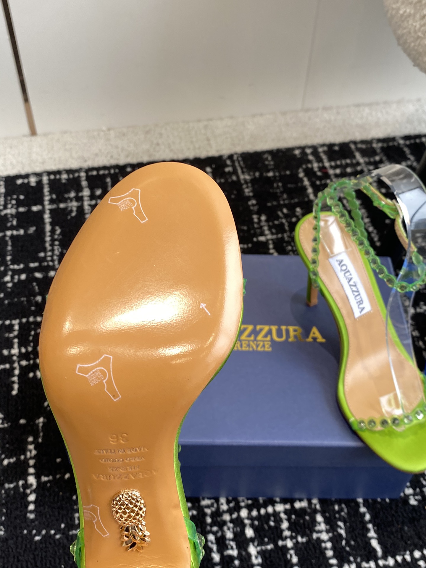 Aquazzura24ss惊艳火爆款菠萝王室贵族的钟爱雍容华贵气质高雅到手如图柜级品质进口真丝璀璨别致水