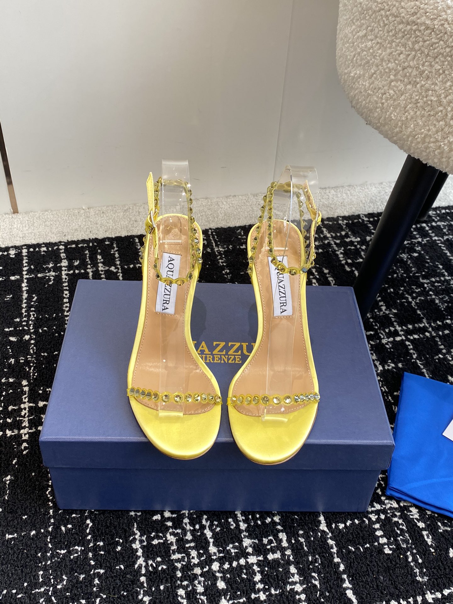 Aquazzura24ss惊艳火爆款菠萝王室贵族的钟爱雍容华贵气质高雅到手如图柜级品质进口真丝璀璨别致水