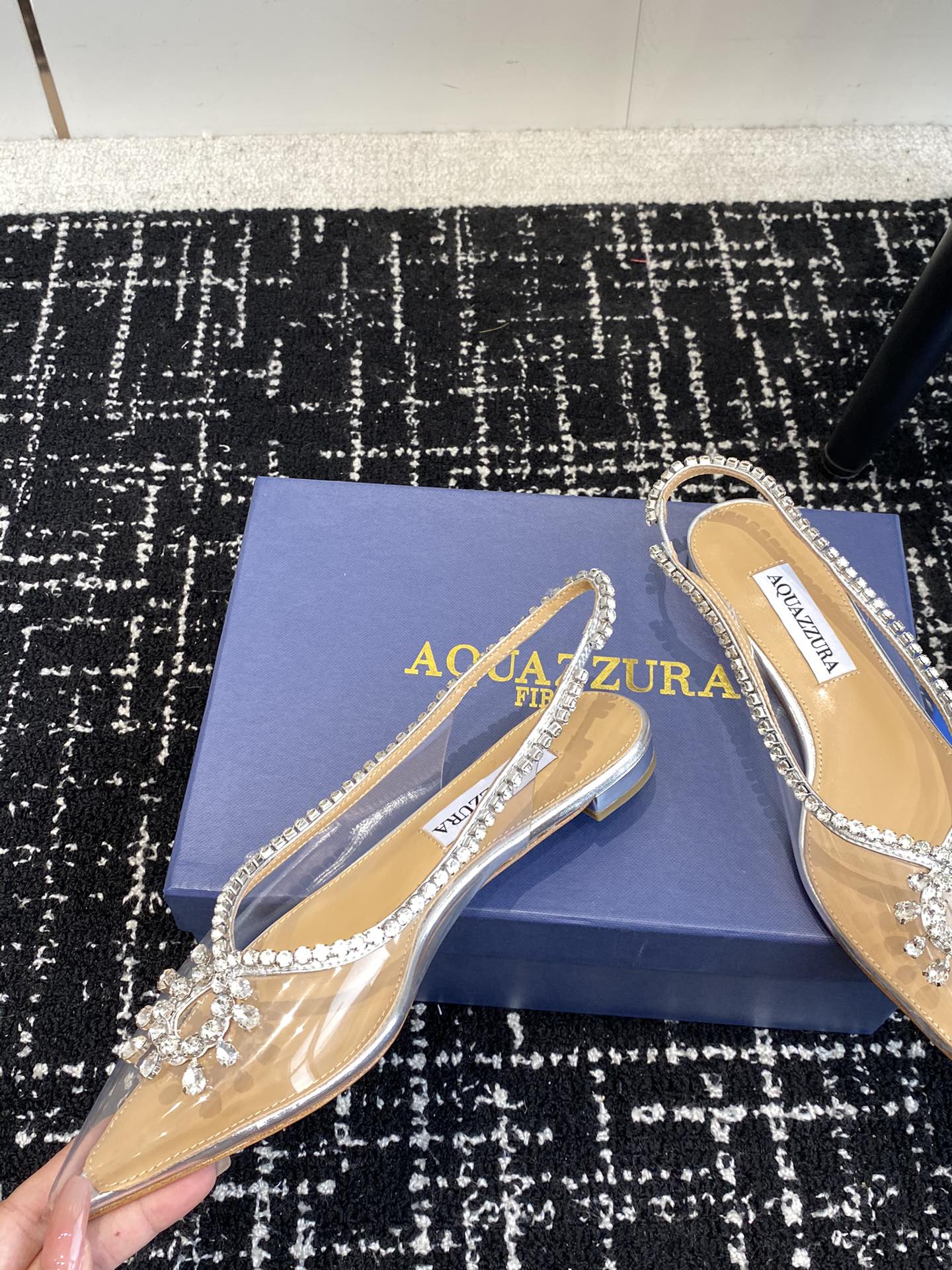 Aquazzura24ss惊艳火爆款菠萝王室贵族的钟爱雍容华贵气质高雅到手如图柜级品质进口PVC胶片璀璨