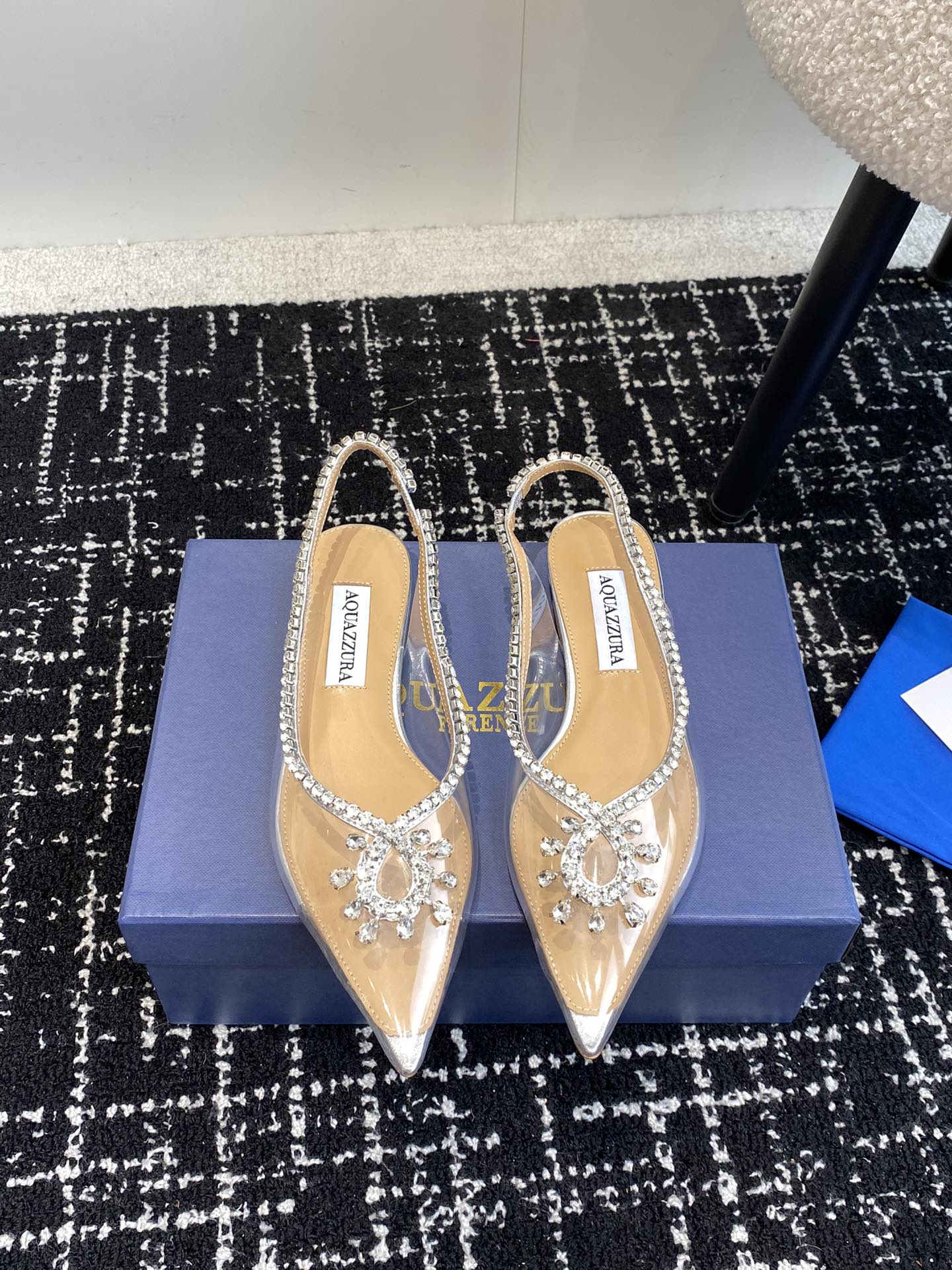 Aquazzura24ss惊艳火爆款菠萝王室贵族的钟爱雍容华贵气质高雅到手如图柜级品质进口PVC胶片璀璨