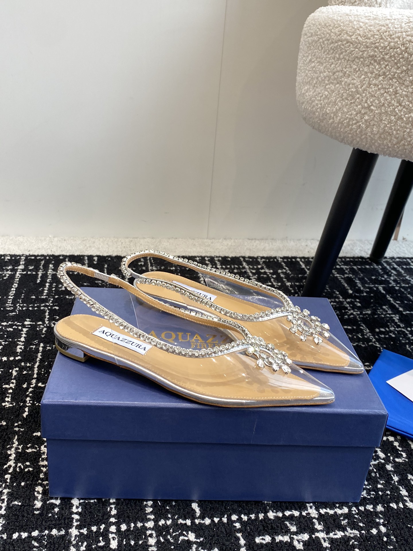 Aquazzura24ss惊艳火爆款菠萝王室贵族的钟爱雍容华贵气质高雅到手如图柜级品质进口PVC胶片璀璨