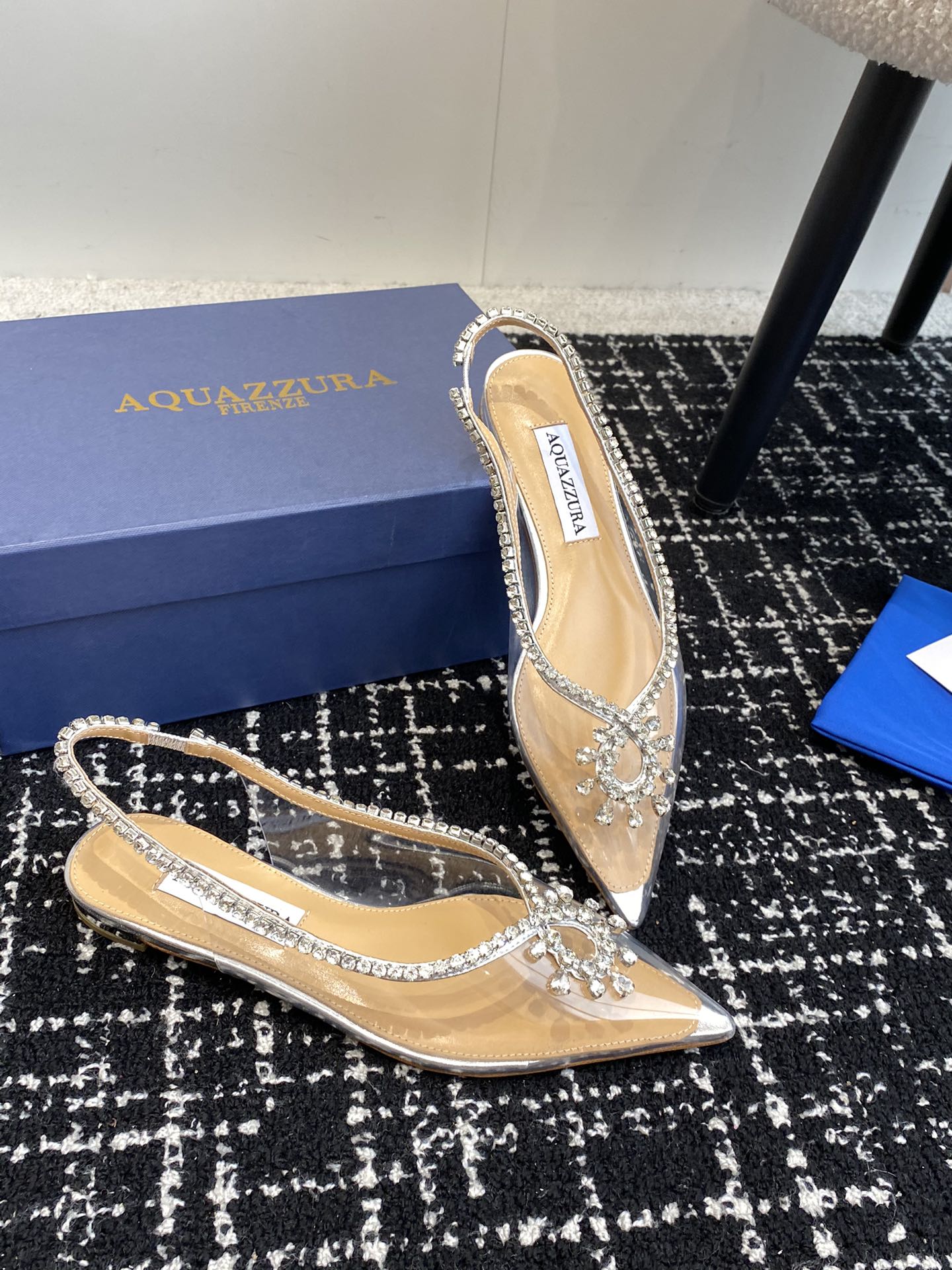 Aquazzura24ss惊艳火爆款菠萝王室贵族的钟爱雍容华贵气质高雅到手如图柜级品质进口PVC胶片璀璨