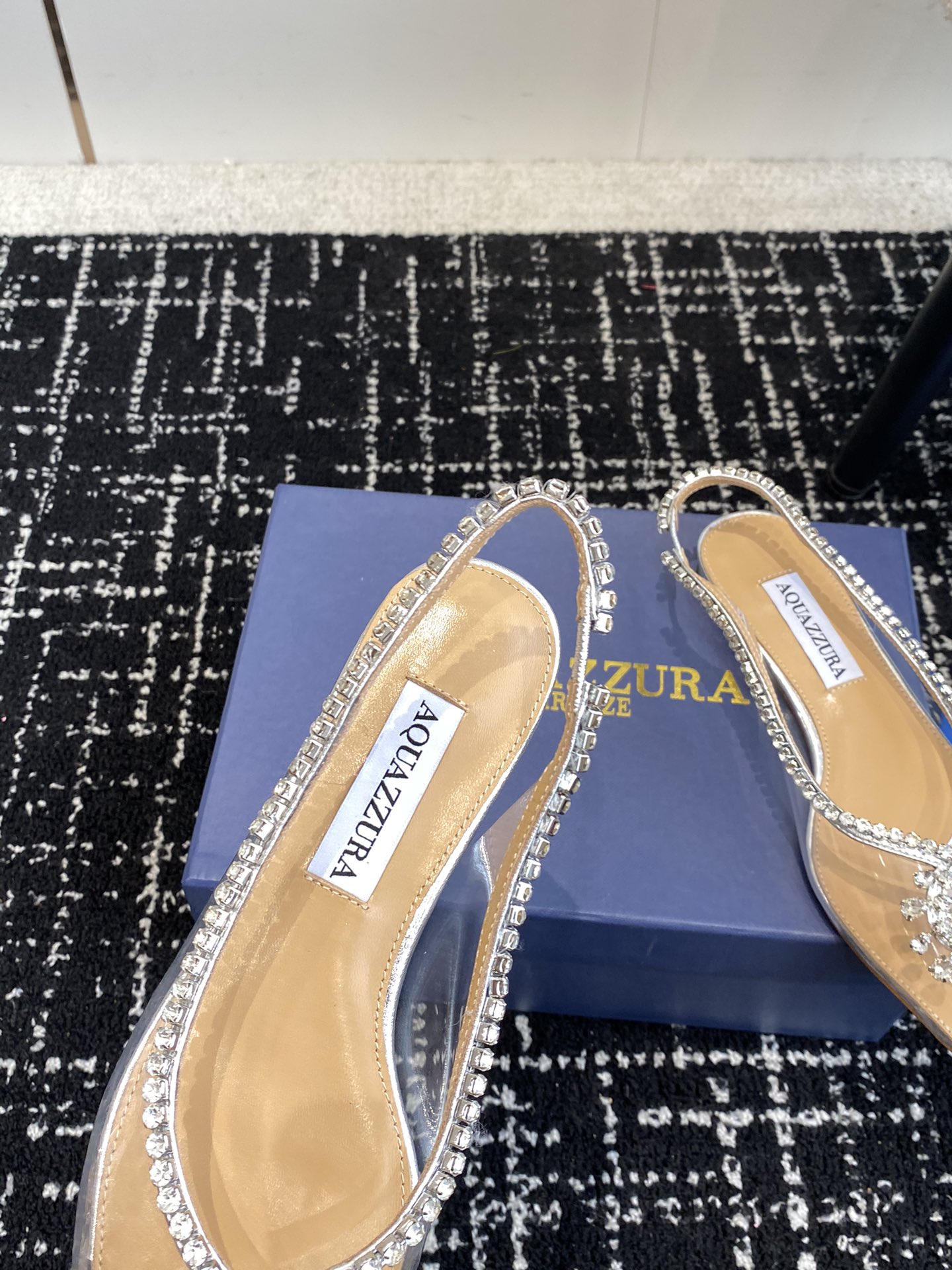 Aquazzura24ss惊艳火爆款菠萝王室贵族的钟爱雍容华贵气质高雅到手如图柜级品质进口PVC胶片璀璨