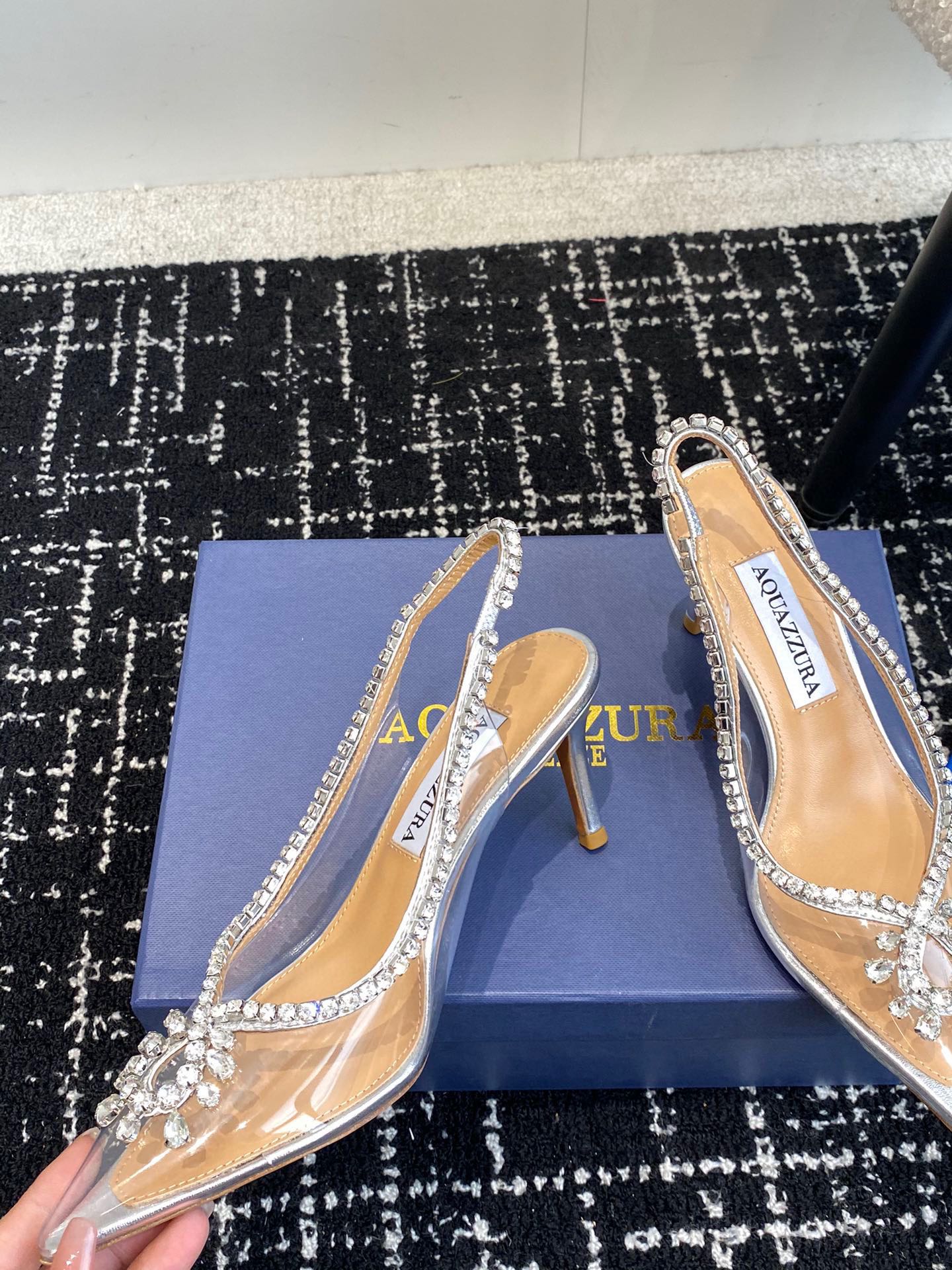 Aquazzura24ss惊艳火爆款菠萝王室贵族的钟爱雍容华贵气质高雅到手如图柜级品质进口PVC胶片璀璨