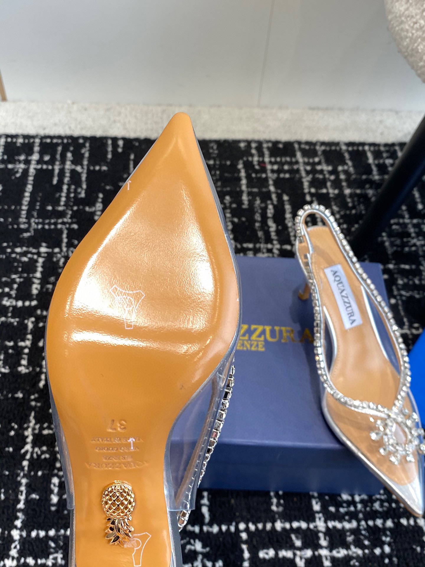 Aquazzura24ss惊艳火爆款菠萝王室贵族的钟爱雍容华贵气质高雅到手如图柜级品质进口PVC胶片璀璨