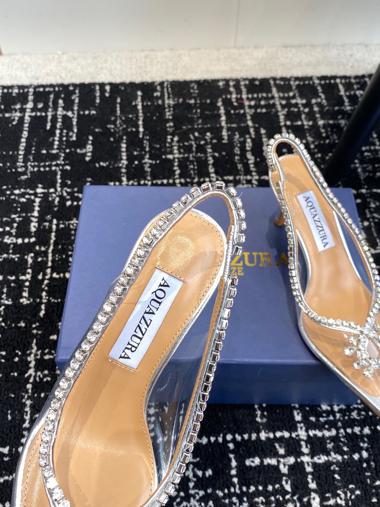 Aquazzura24ss惊艳火爆款菠萝王室贵族的钟爱雍容华贵气质高雅到手如图柜级品质进口PVC胶片璀璨