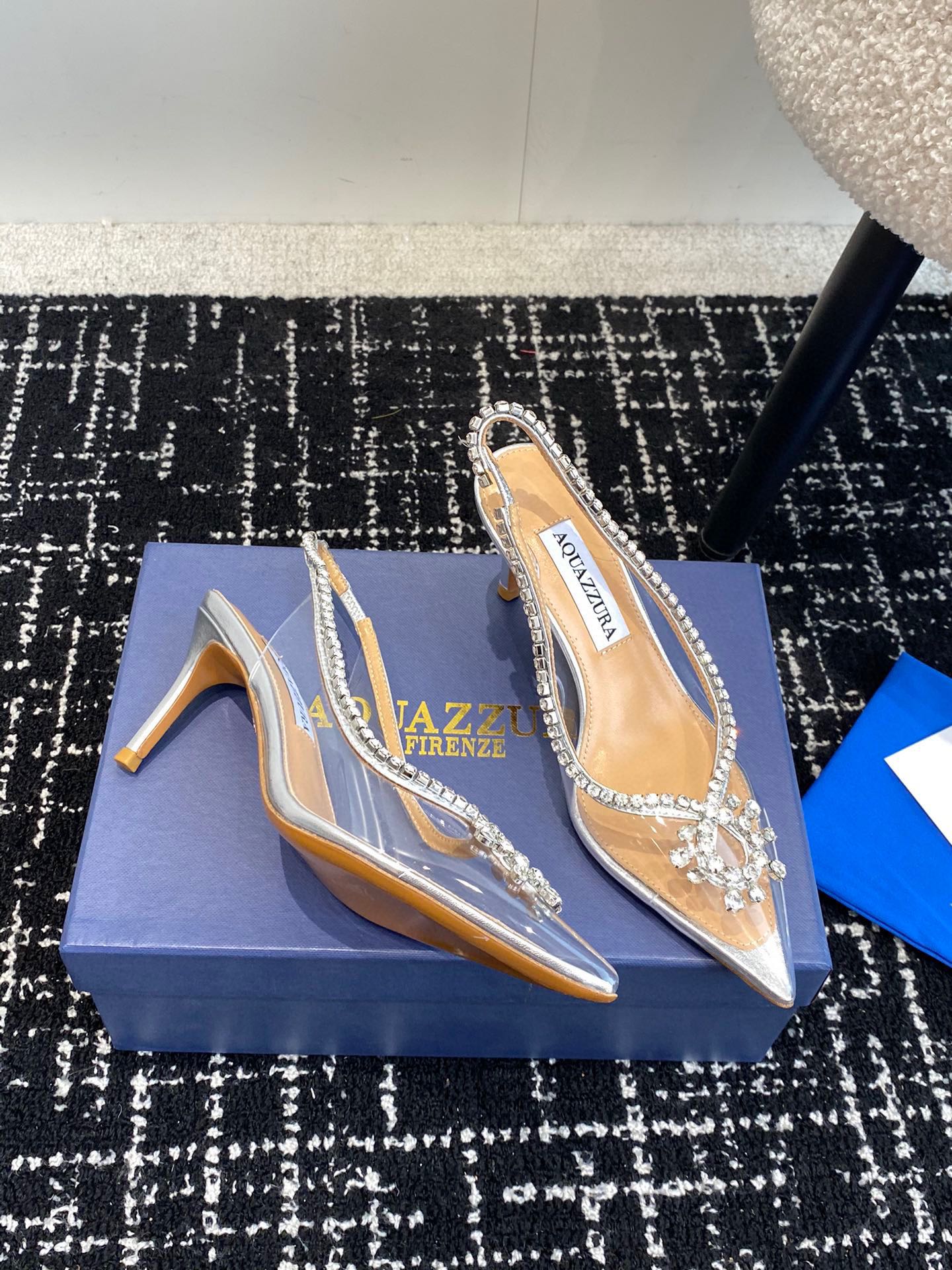 Aquazzura24ss惊艳火爆款菠萝王室贵族的钟爱雍容华贵气质高雅到手如图柜级品质进口PVC胶片璀璨