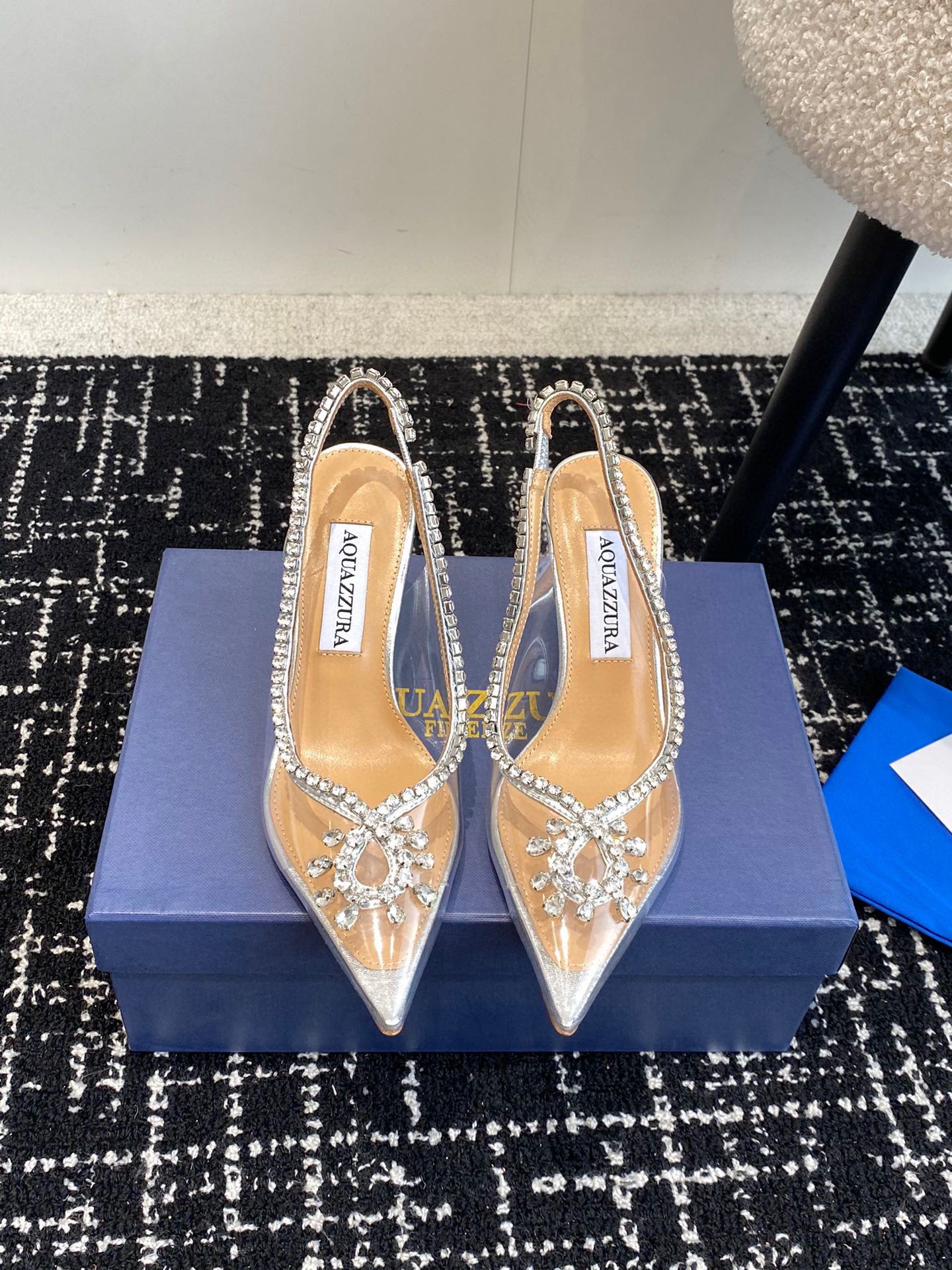 Aquazzura24ss惊艳火爆款菠萝王室贵族的钟爱雍容华贵气质高雅到手如图柜级品质进口PVC胶片璀璨