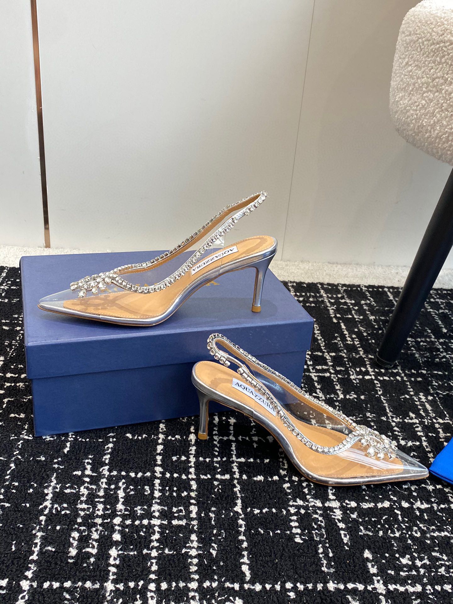 Aquazzura24ss惊艳火爆款菠萝王室贵族的钟爱雍容华贵气质高雅到手如图柜级品质进口PVC胶片璀璨