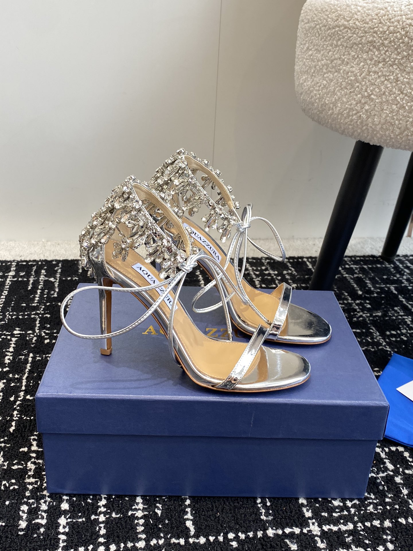 Aquazzura24ss惊艳火爆款菠萝王室贵族的钟爱雍容华贵气质高雅到手如图柜级品质进口镜面羊皮璀璨别