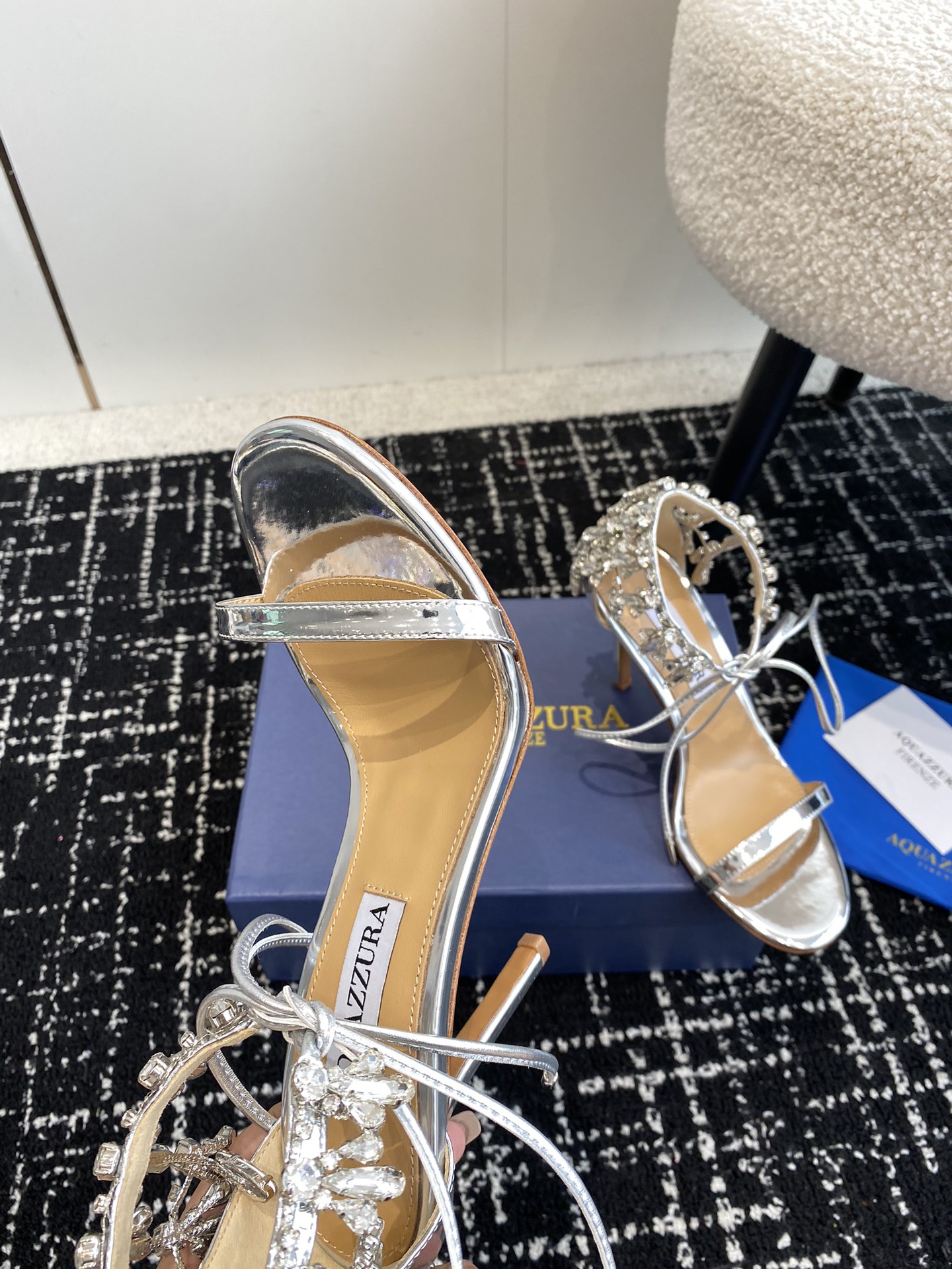 Aquazzura24ss惊艳火爆款菠萝王室贵族的钟爱雍容华贵气质高雅到手如图柜级品质进口镜面羊皮璀璨别