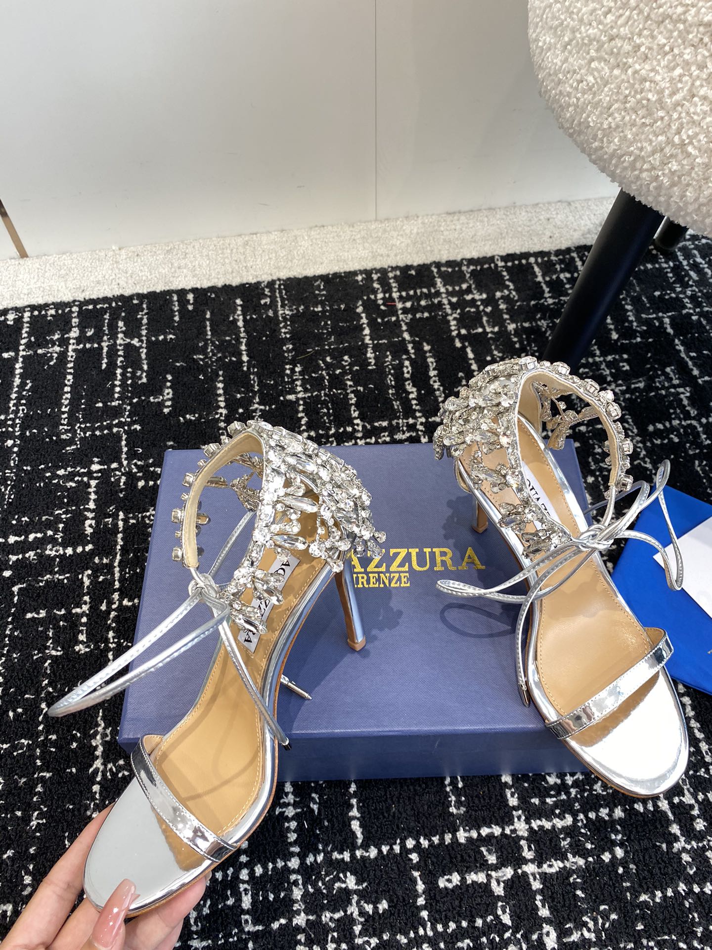 Aquazzura24ss惊艳火爆款菠萝王室贵族的钟爱雍容华贵气质高雅到手如图柜级品质进口镜面羊皮璀璨别