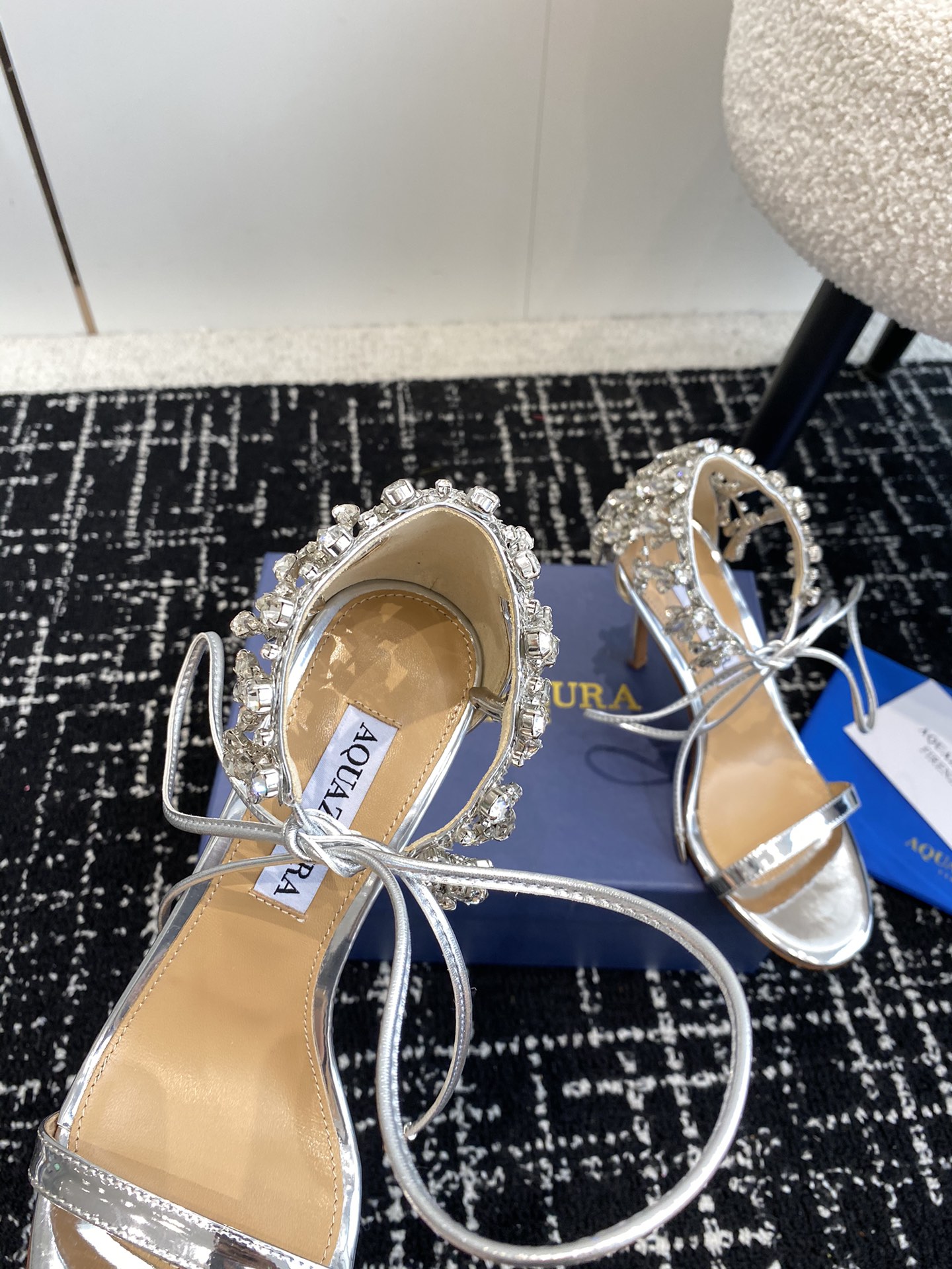 Aquazzura24ss惊艳火爆款菠萝王室贵族的钟爱雍容华贵气质高雅到手如图柜级品质进口镜面羊皮璀璨别