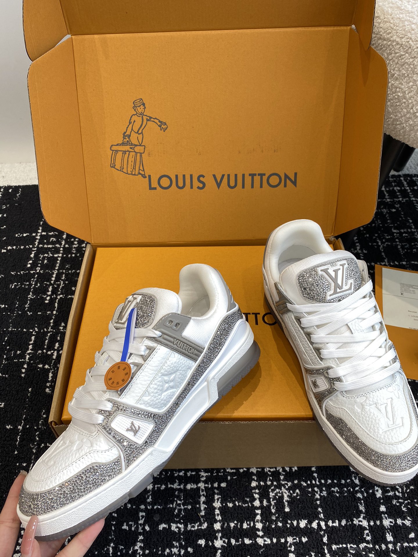 LouisVuitton24ss钻面驴家的爆款！trainer板鞋每个人都必须入的款绝不后悔！超级百搭高