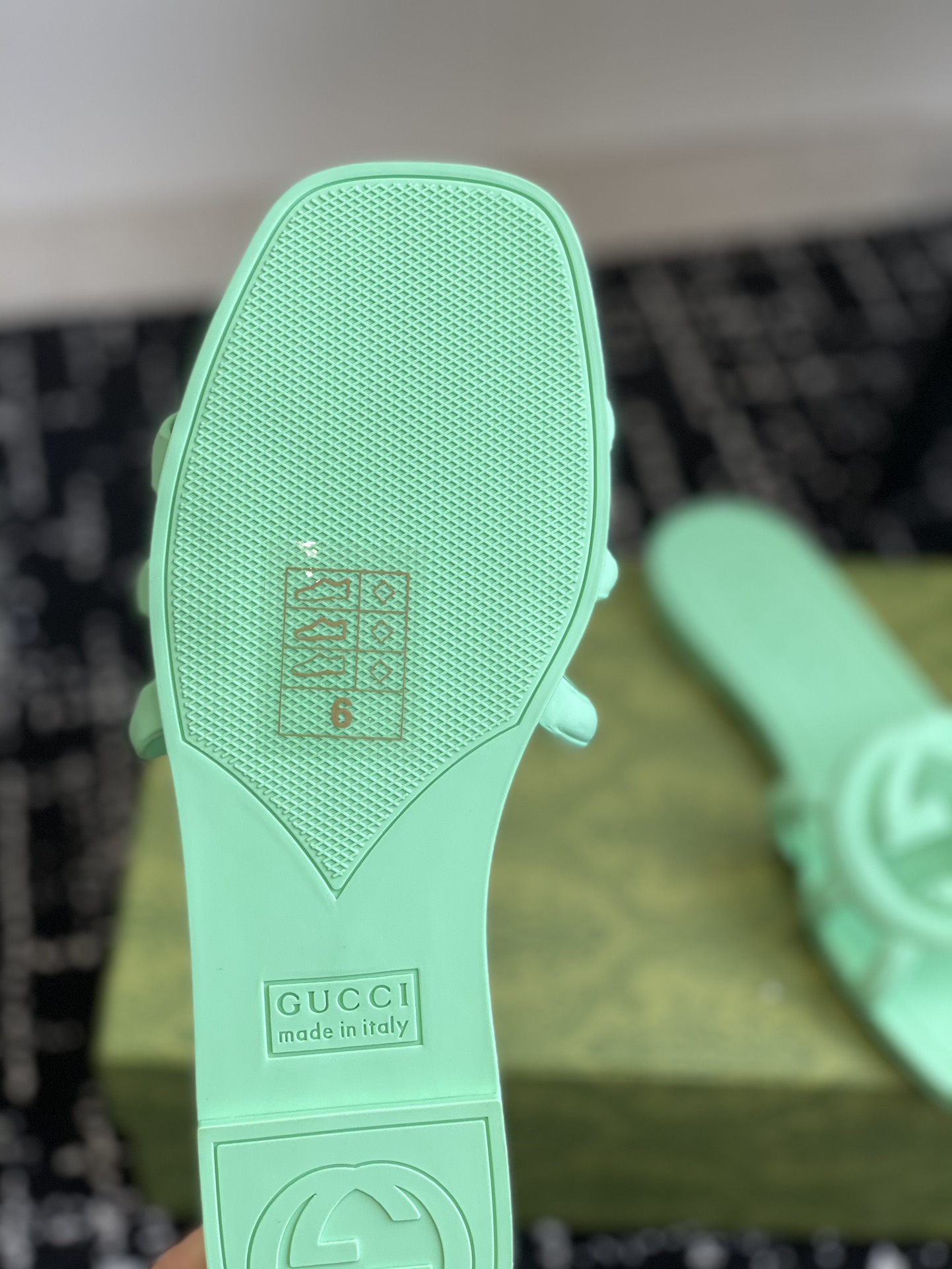 Gucci24ss古驰最新款沙滩凉拖鞋一字果冻拖原版开模双GLOGO原版开模一致鞋面原版进口TPU鞋底原