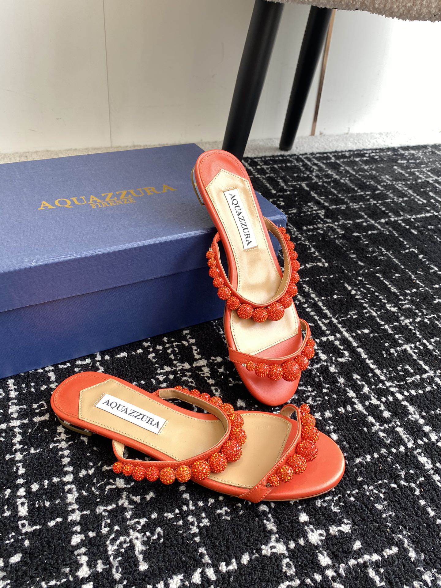 Aquazzura24ss惊艳火爆款菠萝王室贵族的钟爱雍容华贵气质高雅到手如图柜级品质璀璨别致水钻饰扣小