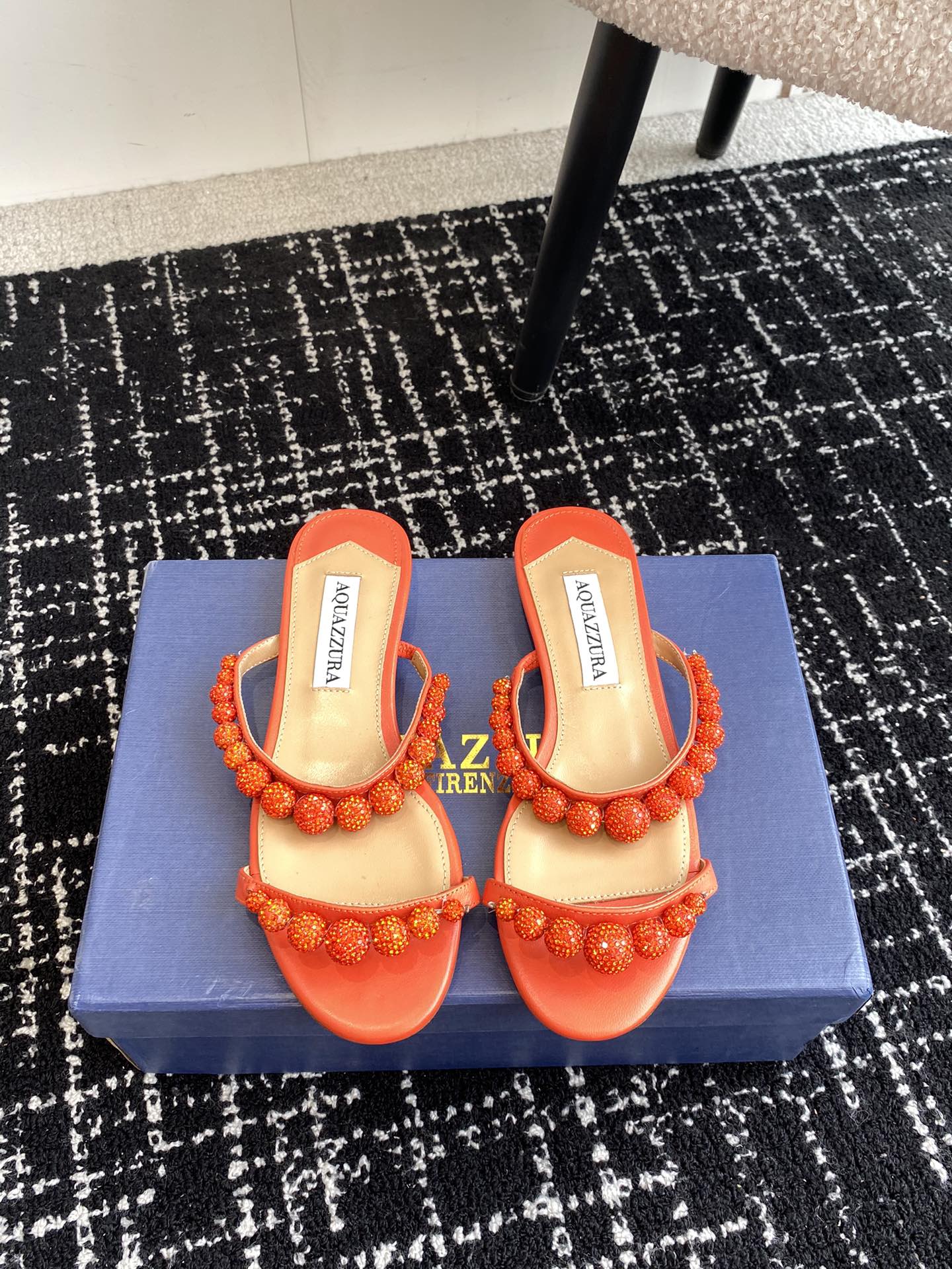 Aquazzura24ss惊艳火爆款菠萝王室贵族的钟爱雍容华贵气质高雅到手如图柜级品质璀璨别致水钻饰扣小