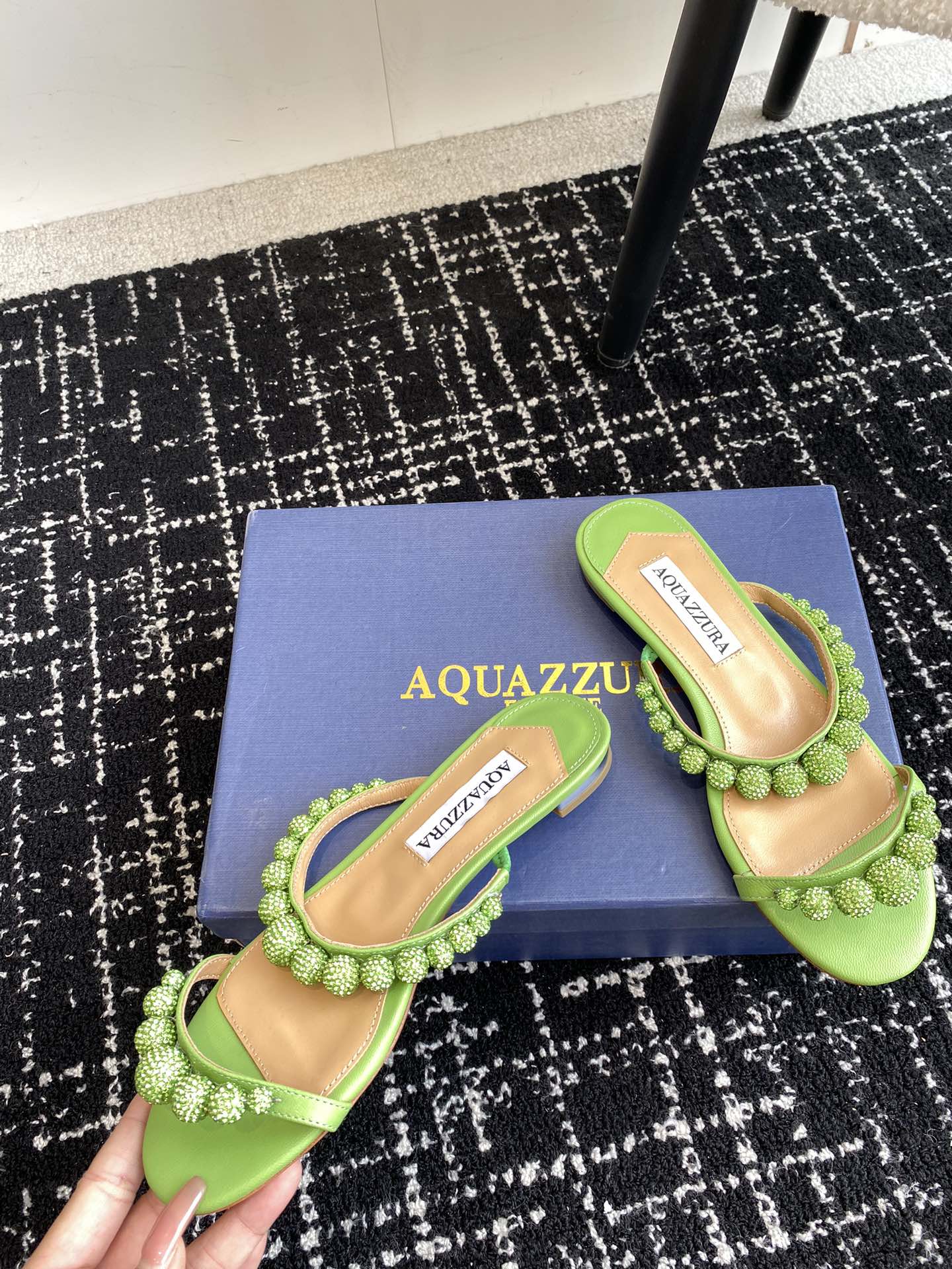 Aquazzura24ss惊艳火爆款菠萝王室贵族的钟爱雍容华贵气质高雅到手如图柜级品质璀璨别致水钻饰扣小