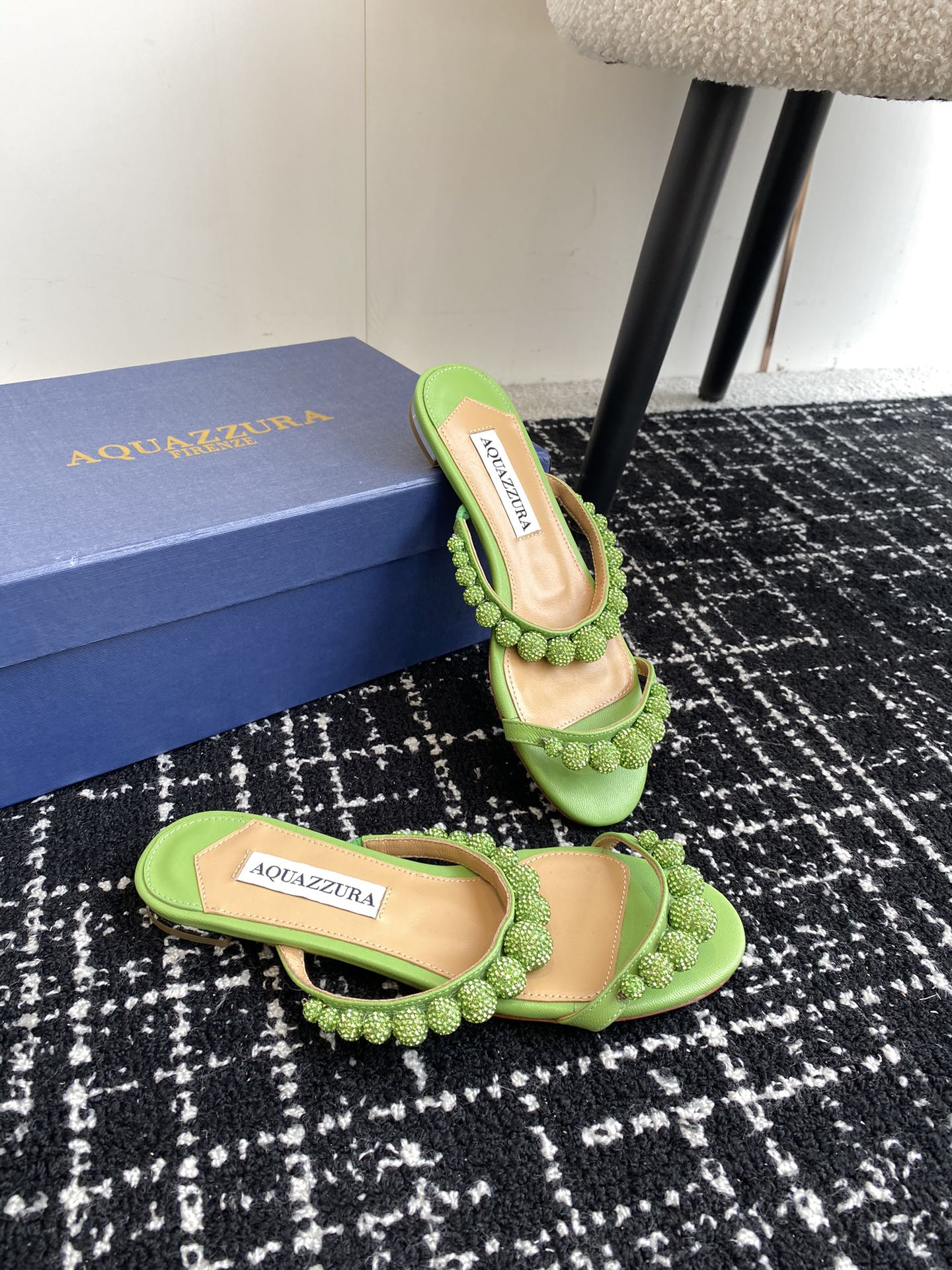 Aquazzura24ss惊艳火爆款菠萝王室贵族的钟爱雍容华贵气质高雅到手如图柜级品质璀璨别致水钻饰扣小