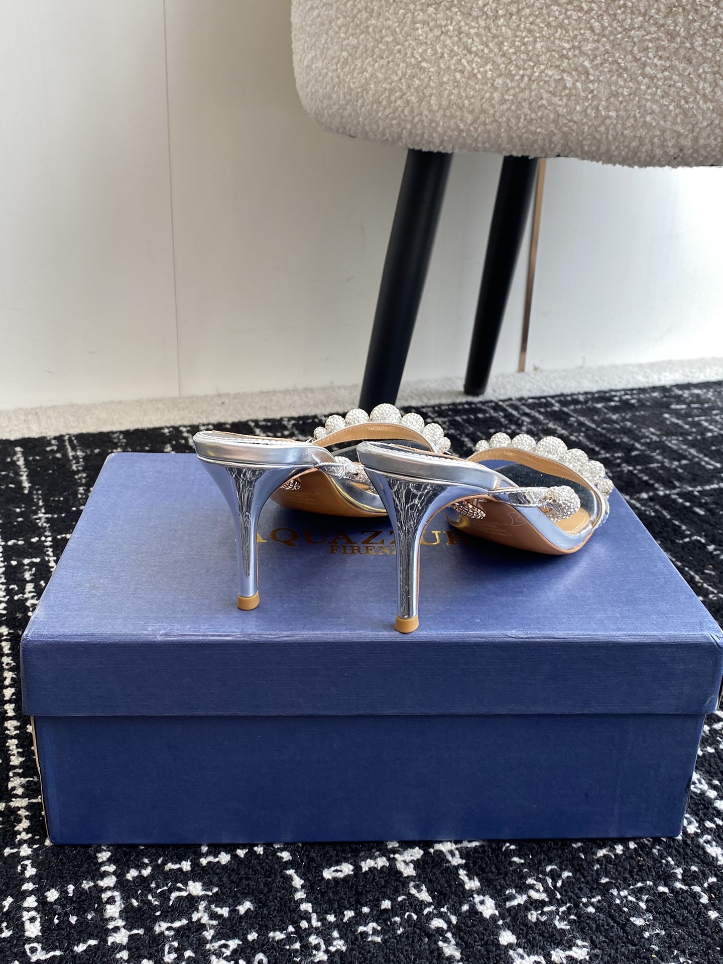 Aquazzura24ss惊艳火爆款菠萝王室贵族的钟爱雍容华贵气质高雅到手如图柜级品质璀璨别致水钻饰扣小