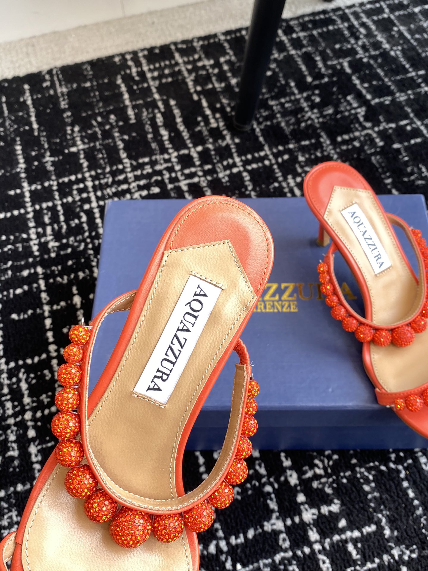 Aquazzura24ss惊艳火爆款菠萝王室贵族的钟爱雍容华贵气质高雅到手如图柜级品质璀璨别致水钻饰扣小