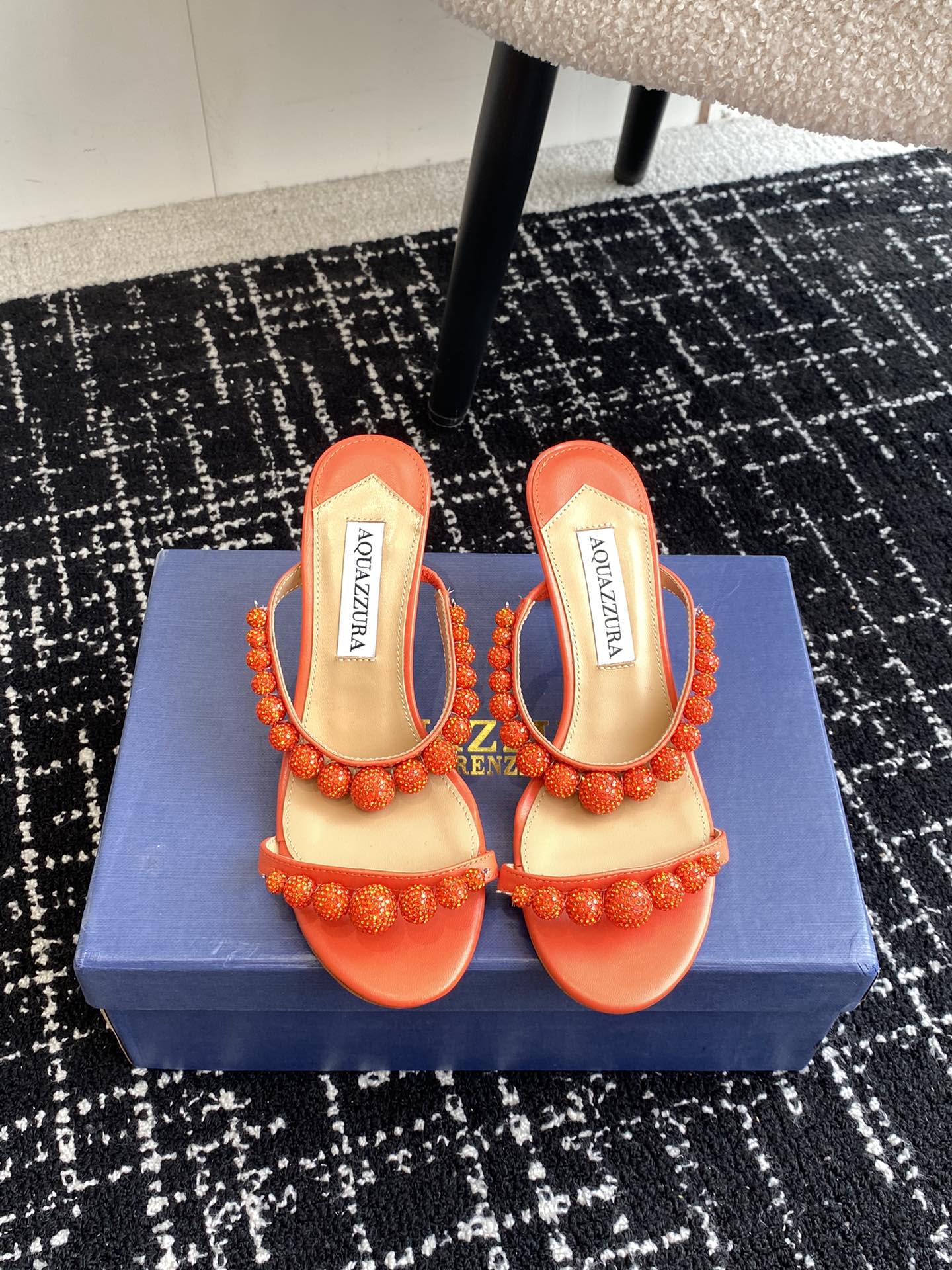 Aquazzura24ss惊艳火爆款菠萝王室贵族的钟爱雍容华贵气质高雅到手如图柜级品质璀璨别致水钻饰扣小