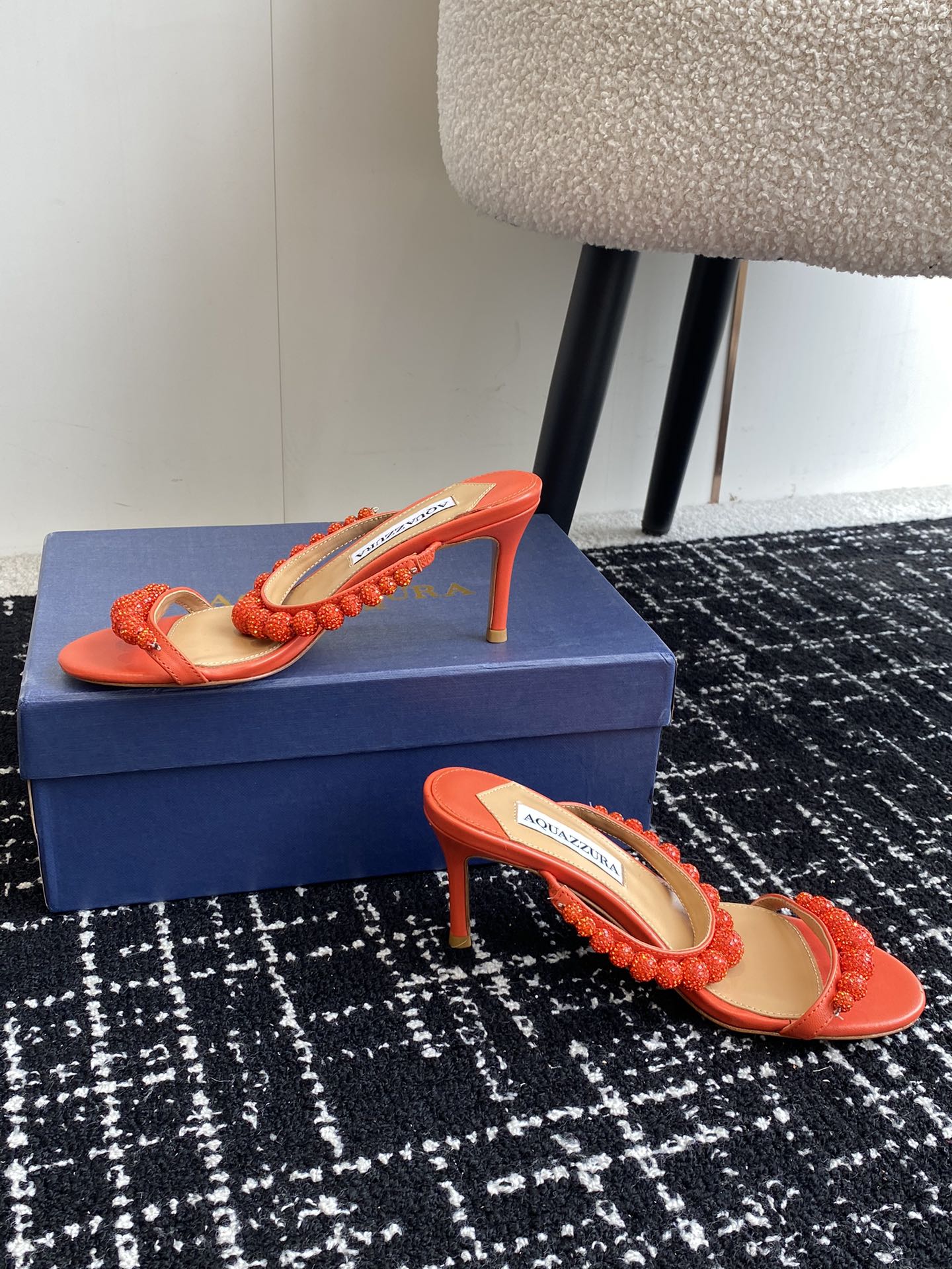 Aquazzura24ss惊艳火爆款菠萝王室贵族的钟爱雍容华贵气质高雅到手如图柜级品质璀璨别致水钻饰扣小