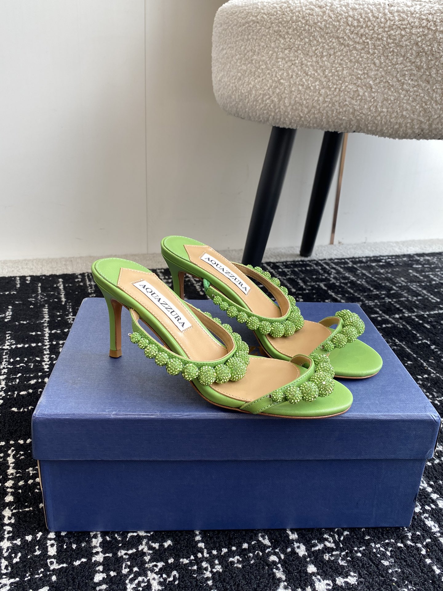 Aquazzura24ss惊艳火爆款菠萝王室贵族的钟爱雍容华贵气质高雅到手如图柜级品质璀璨别致水钻饰扣小