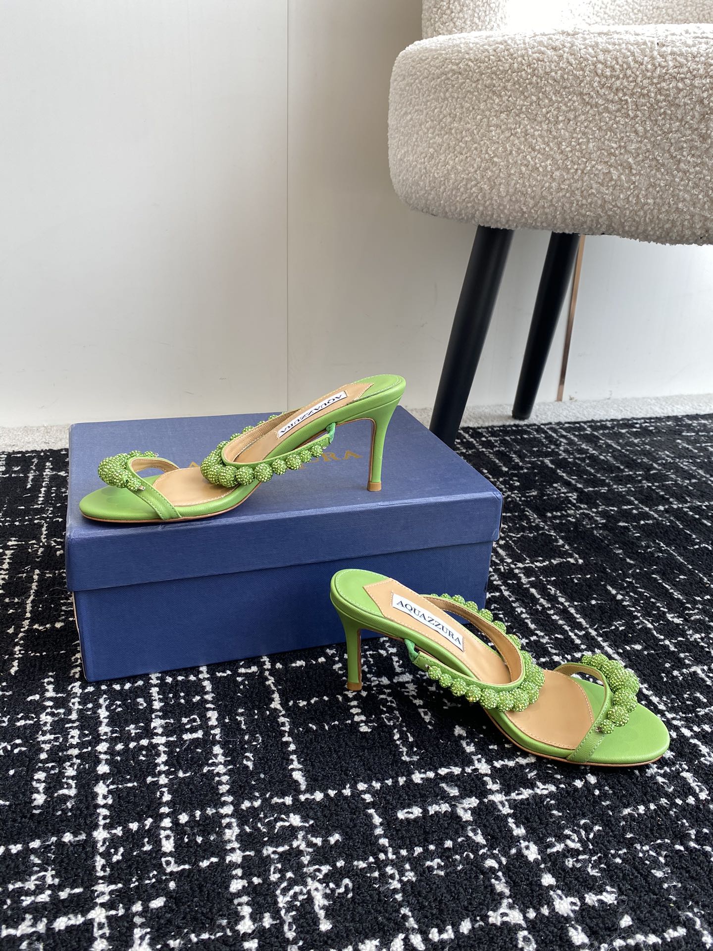 Aquazzura24ss惊艳火爆款菠萝王室贵族的钟爱雍容华贵气质高雅到手如图柜级品质璀璨别致水钻饰扣小