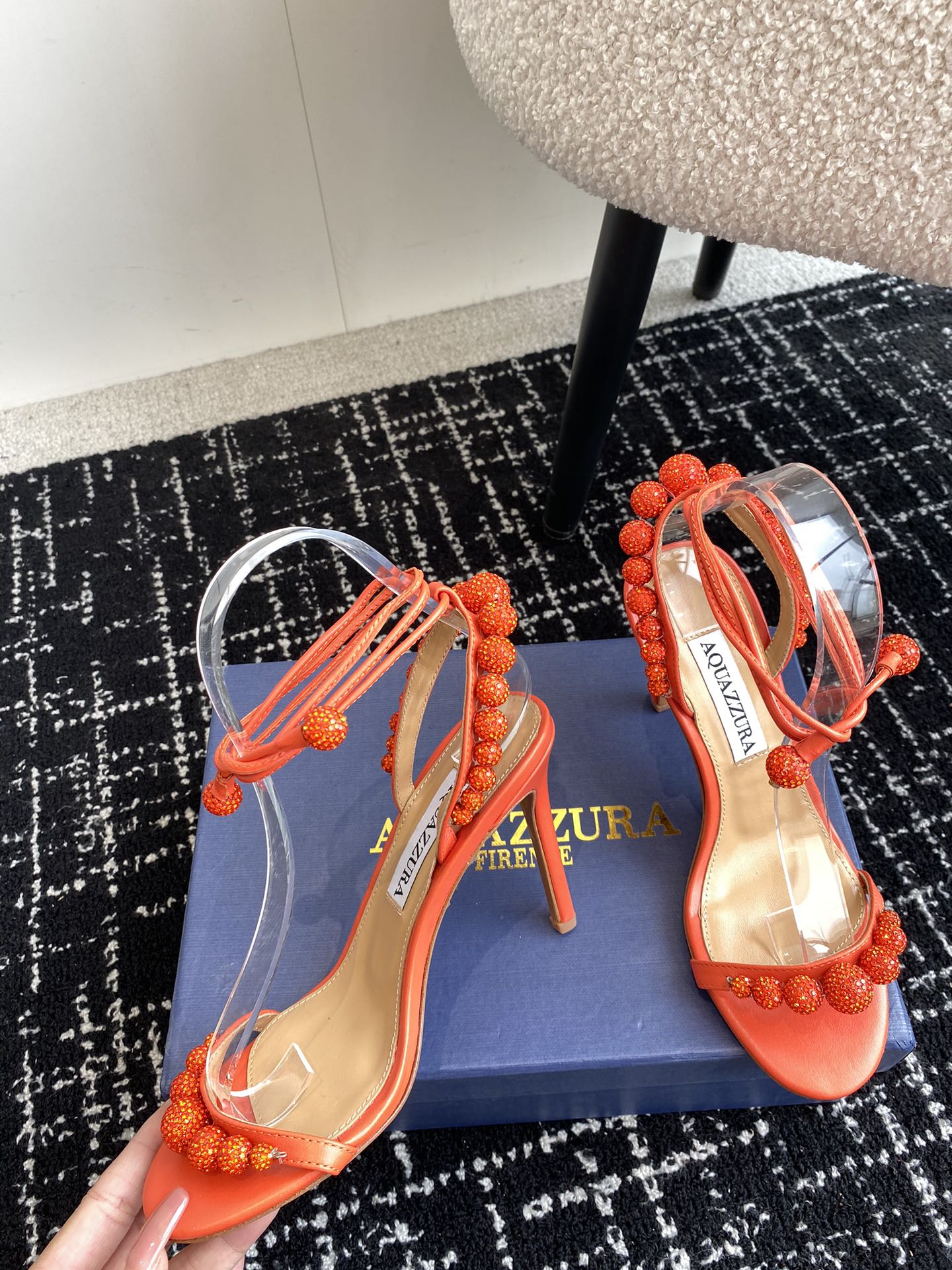 Aquazzura24ss惊艳火爆款菠萝王室贵族的钟爱雍容华贵气质高雅到手如图柜级品质璀璨别致水钻饰扣小