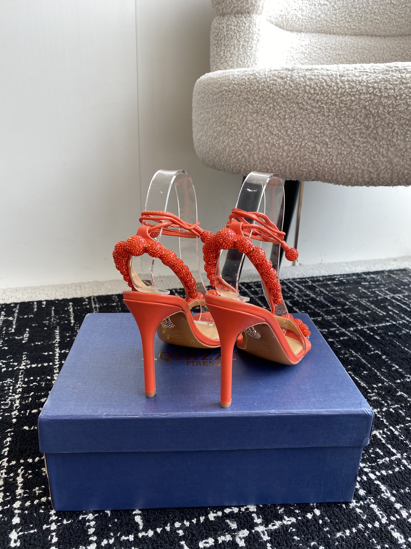 Aquazzura24ss惊艳火爆款菠萝王室贵族的钟爱雍容华贵气质高雅到手如图柜级品质璀璨别致水钻饰扣小