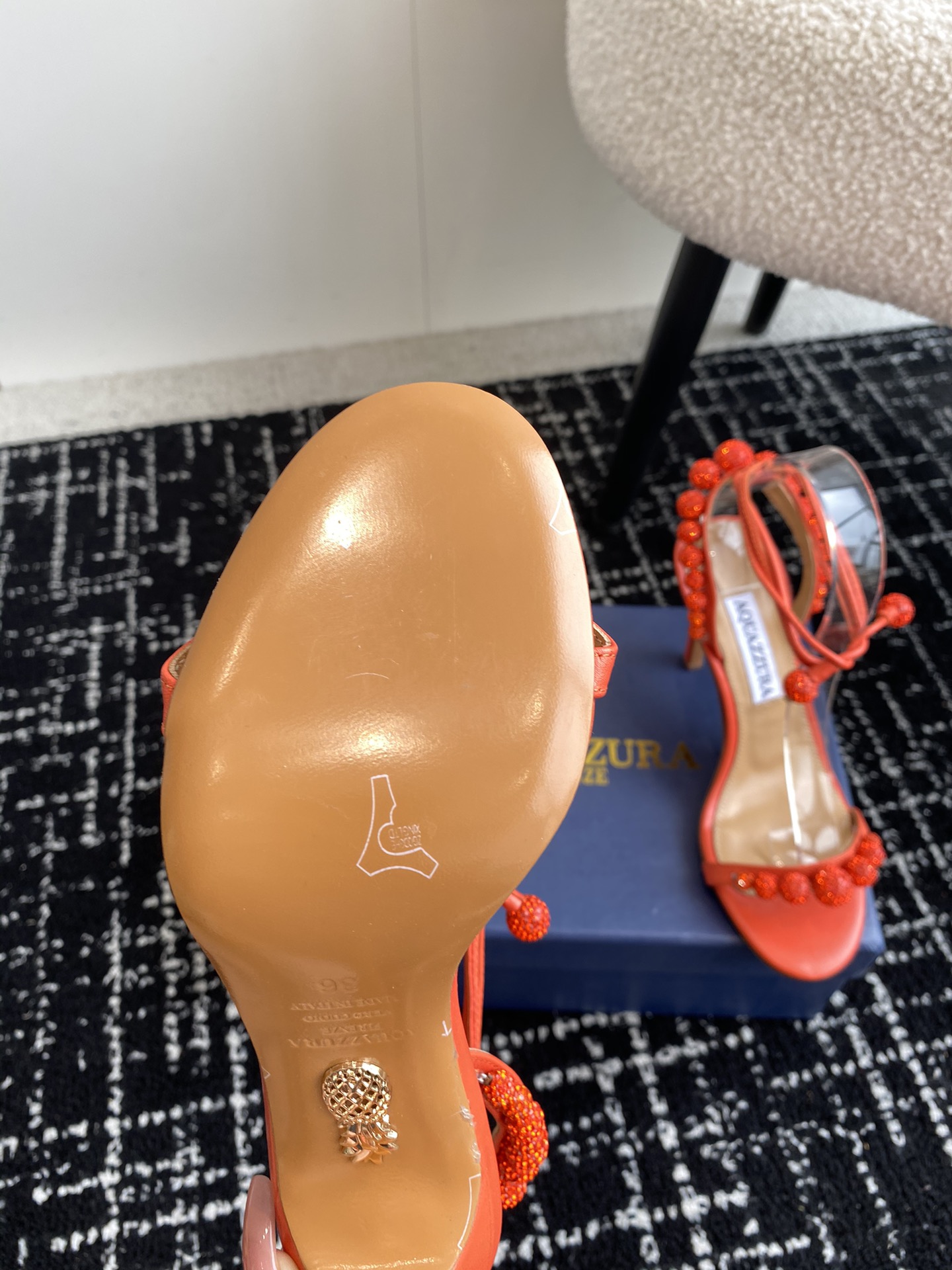 Aquazzura24ss惊艳火爆款菠萝王室贵族的钟爱雍容华贵气质高雅到手如图柜级品质璀璨别致水钻饰扣小