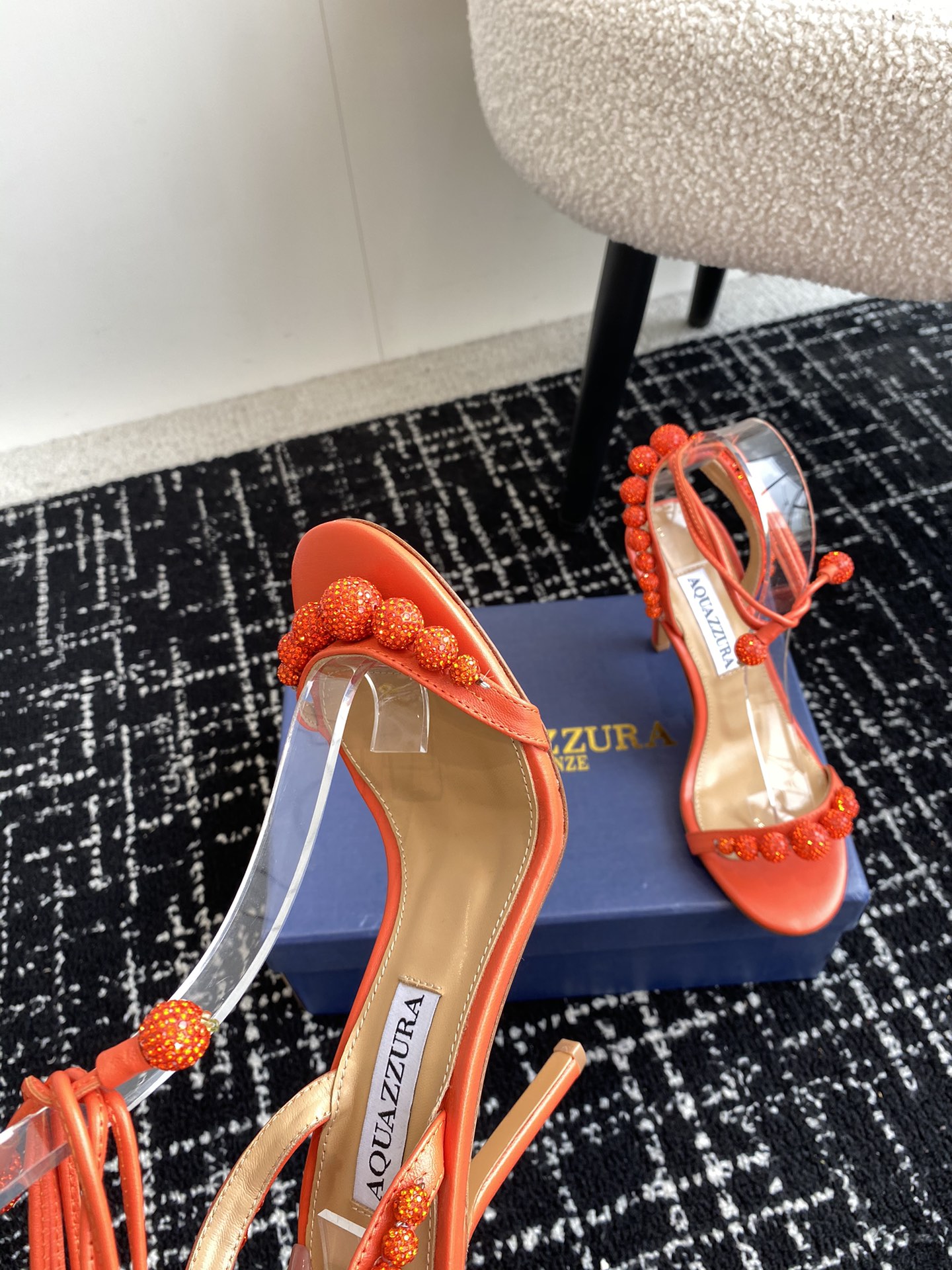 Aquazzura24ss惊艳火爆款菠萝王室贵族的钟爱雍容华贵气质高雅到手如图柜级品质璀璨别致水钻饰扣小