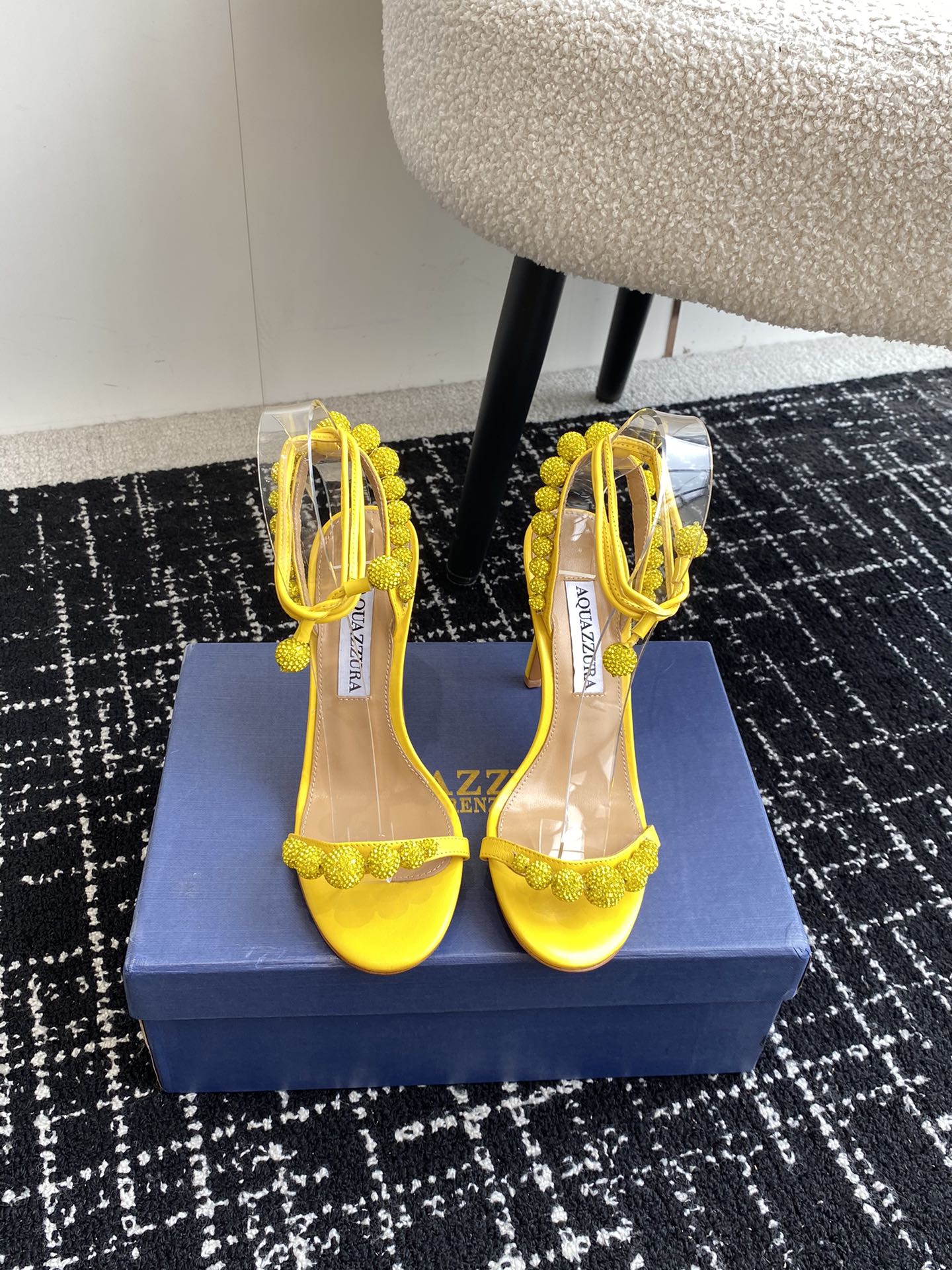 Aquazzura24ss惊艳火爆款菠萝王室贵族的钟爱雍容华贵气质高雅到手如图柜级品质璀璨别致水钻饰扣小